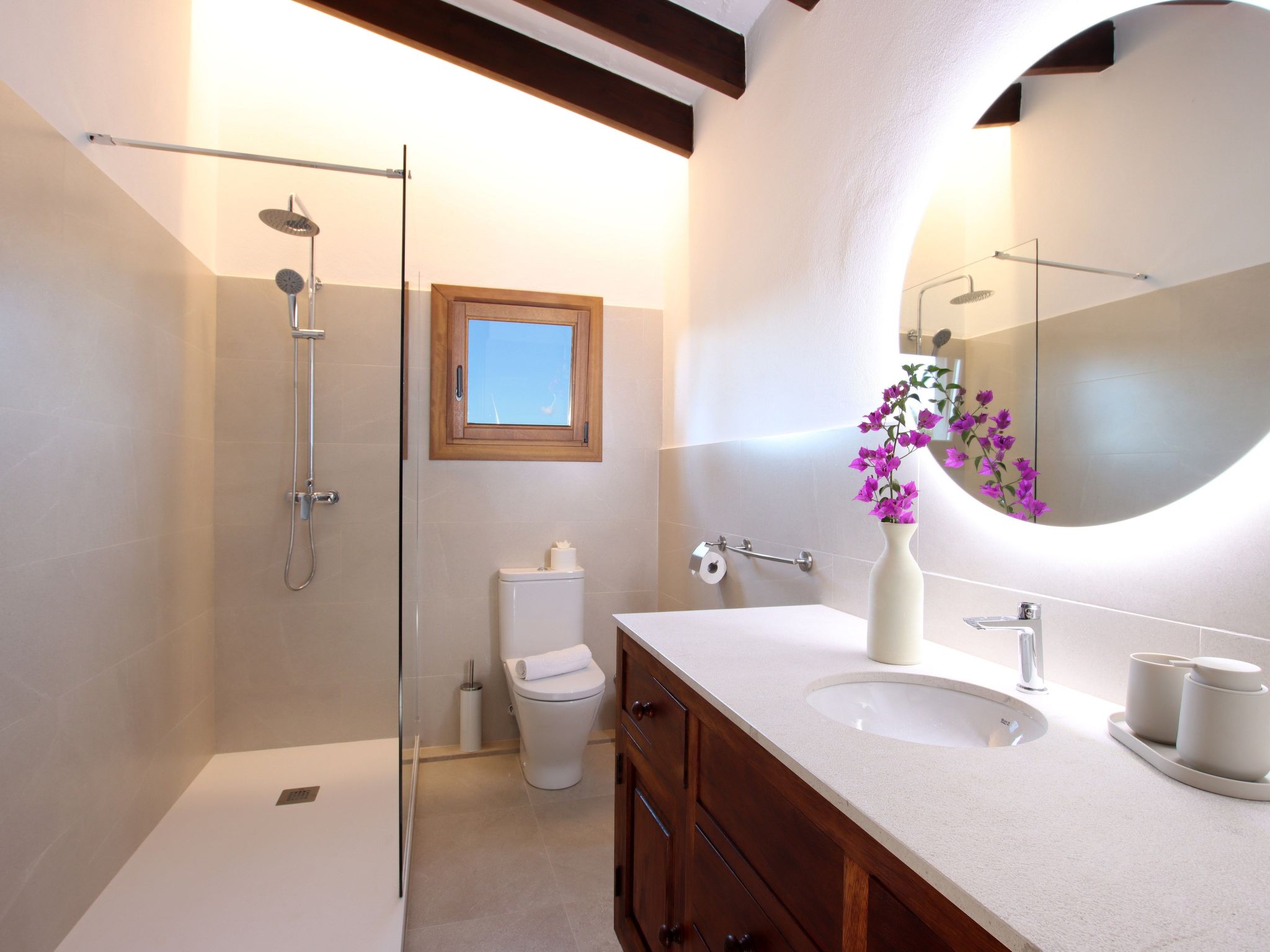 Photo of Große Villa auf dem Lande in der Nähe von Pollensa.