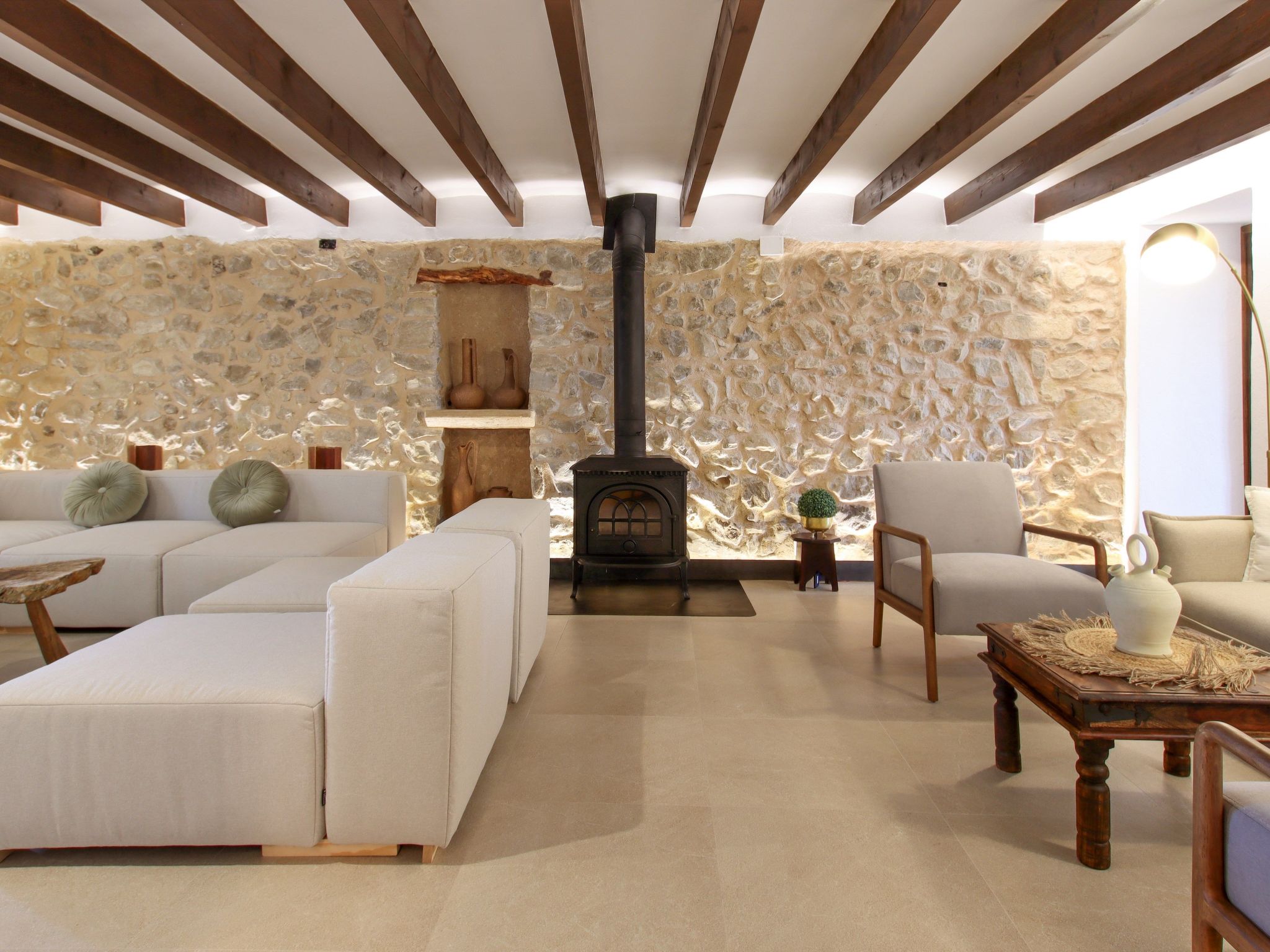 Große Villa auf dem Lande in der Nähe von Pollensa.-Binnen