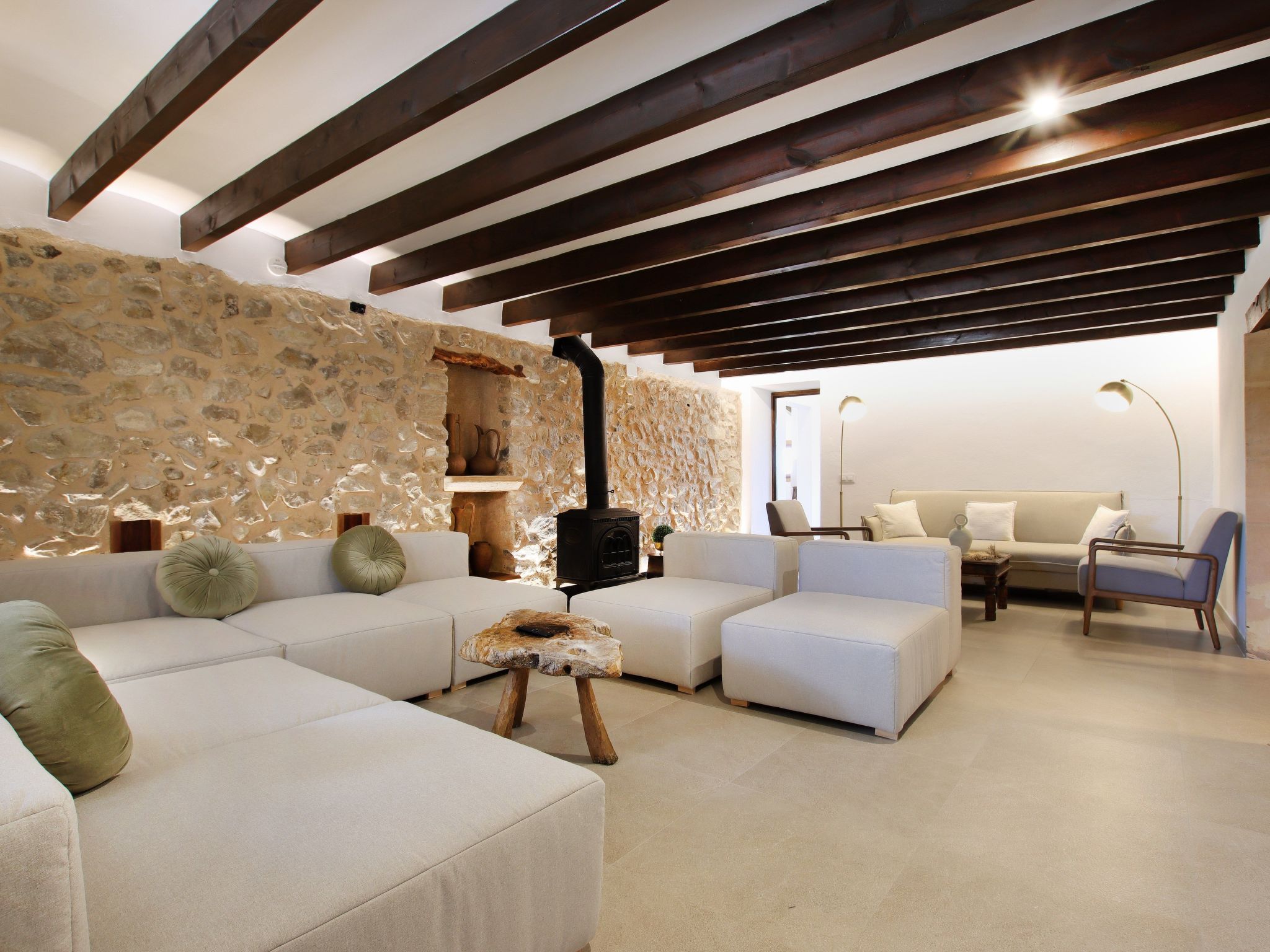 Große Villa auf dem Lande in der Nähe von Pollensa.-Binnen