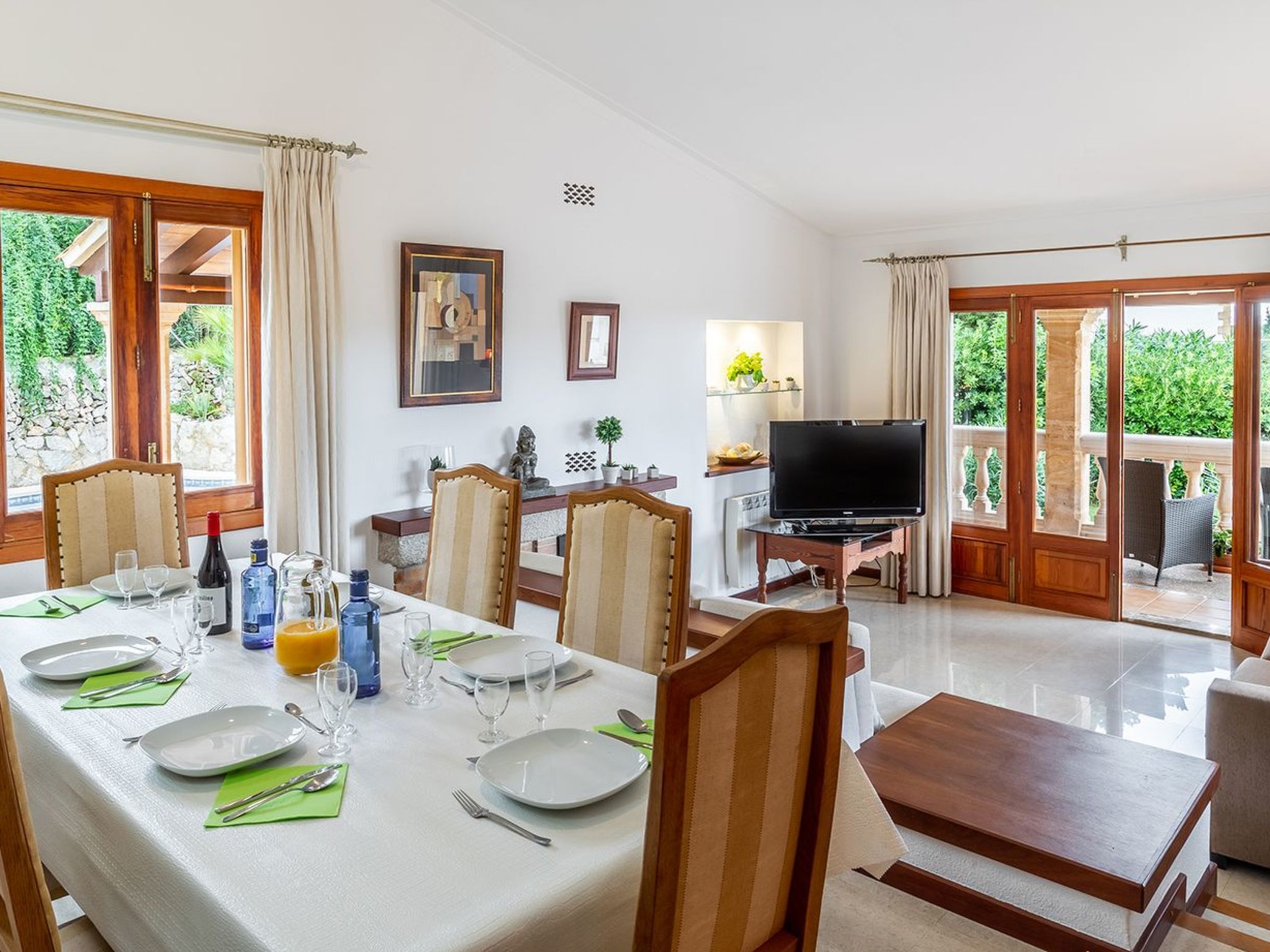 Exklusive Villa mit Meerblick und privatem Pool-Image-tags.info