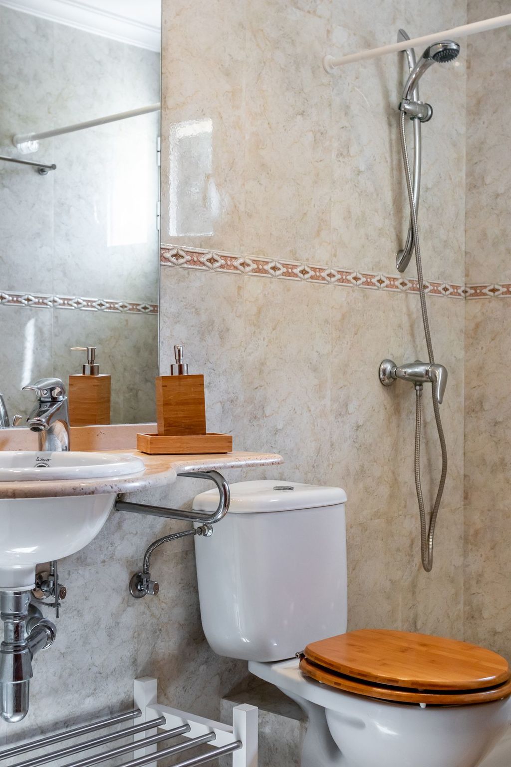 Exklusive Villa mit Meerblick und privatem Pool-Image-tags.info