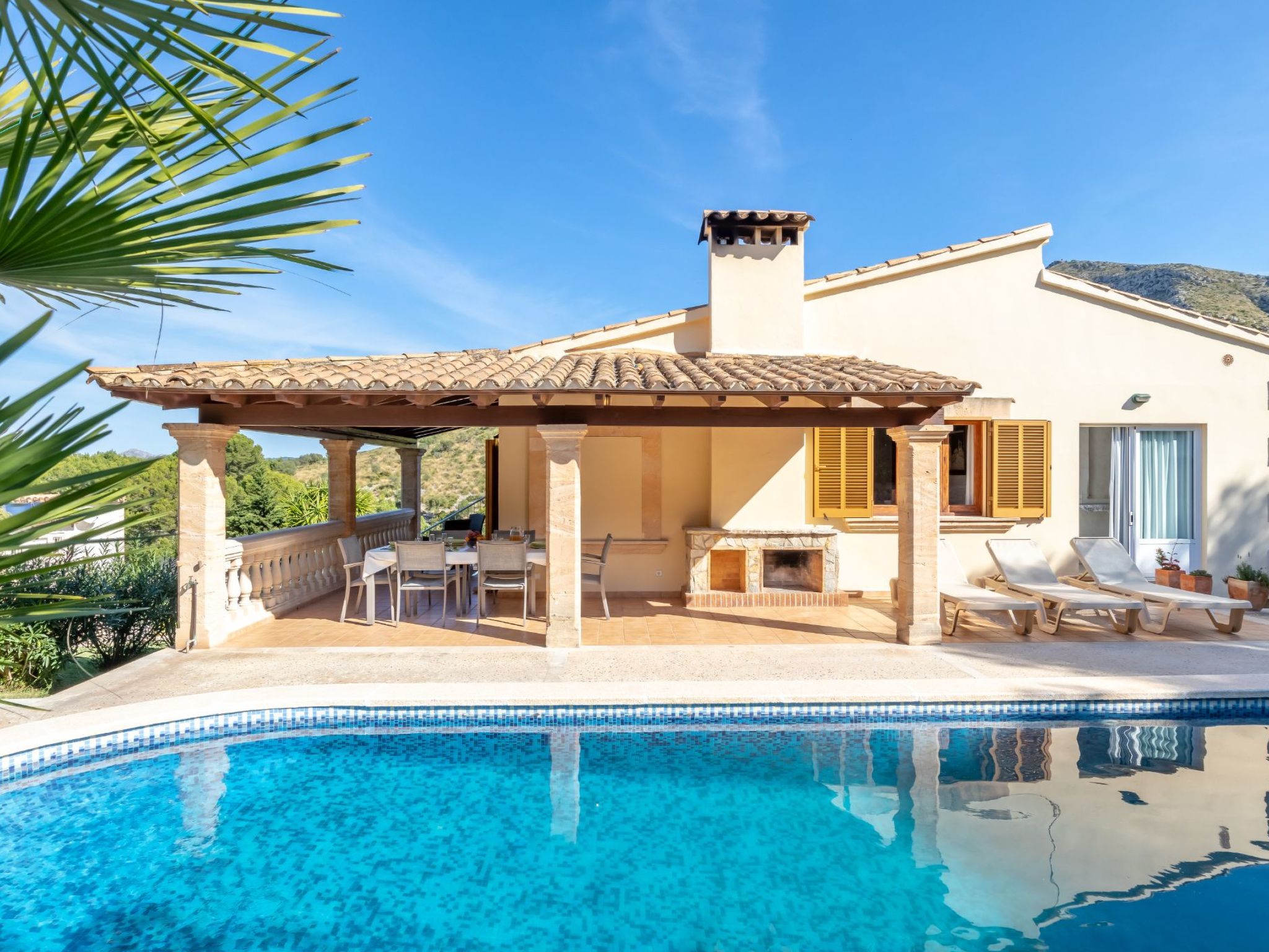 Exklusive Villa mit Meerblick und privatem Pool-Image-tags.info