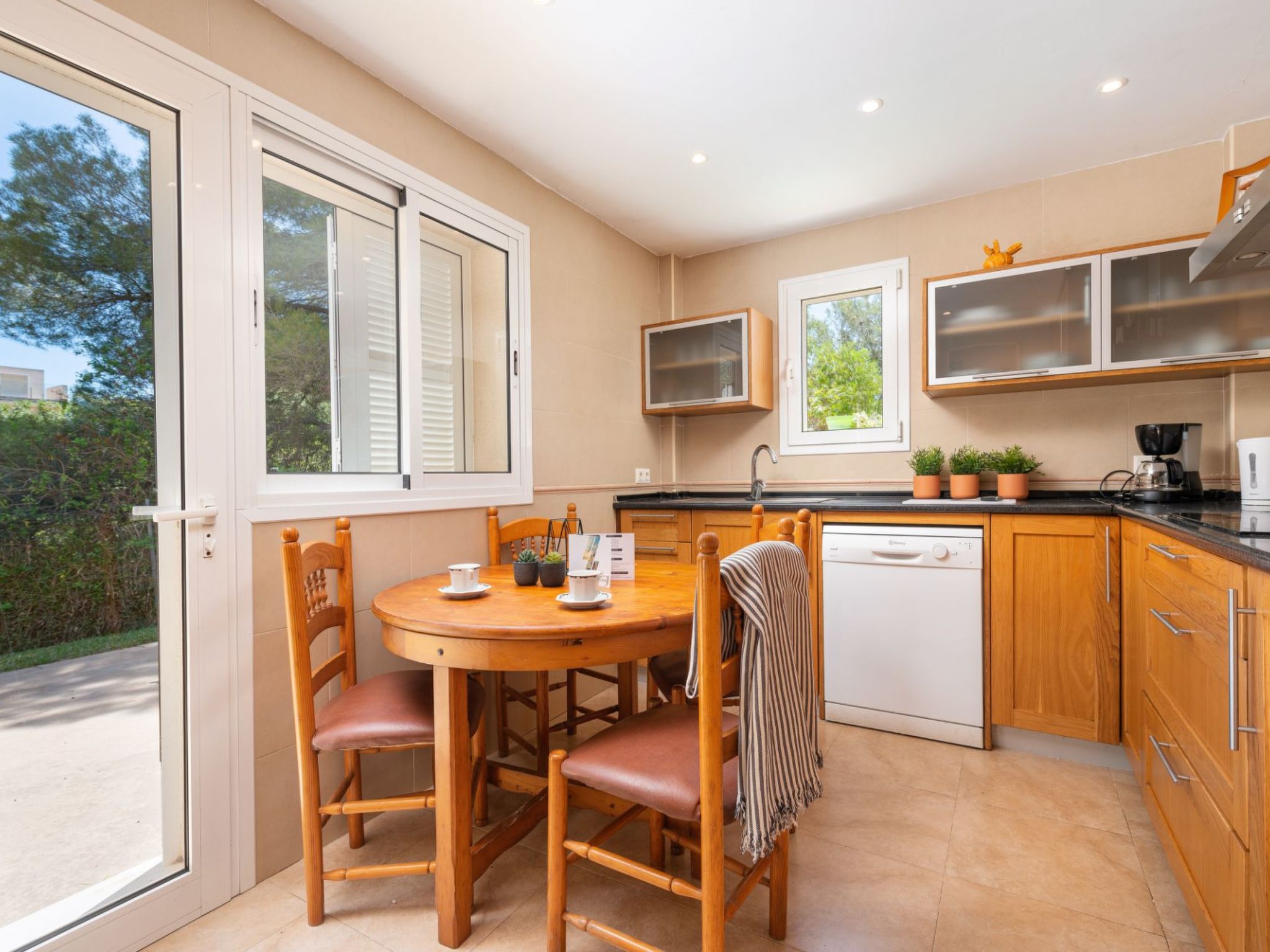 Haus mit Garten und Seeblick in Port d'Alcúdia-Image-tags.info