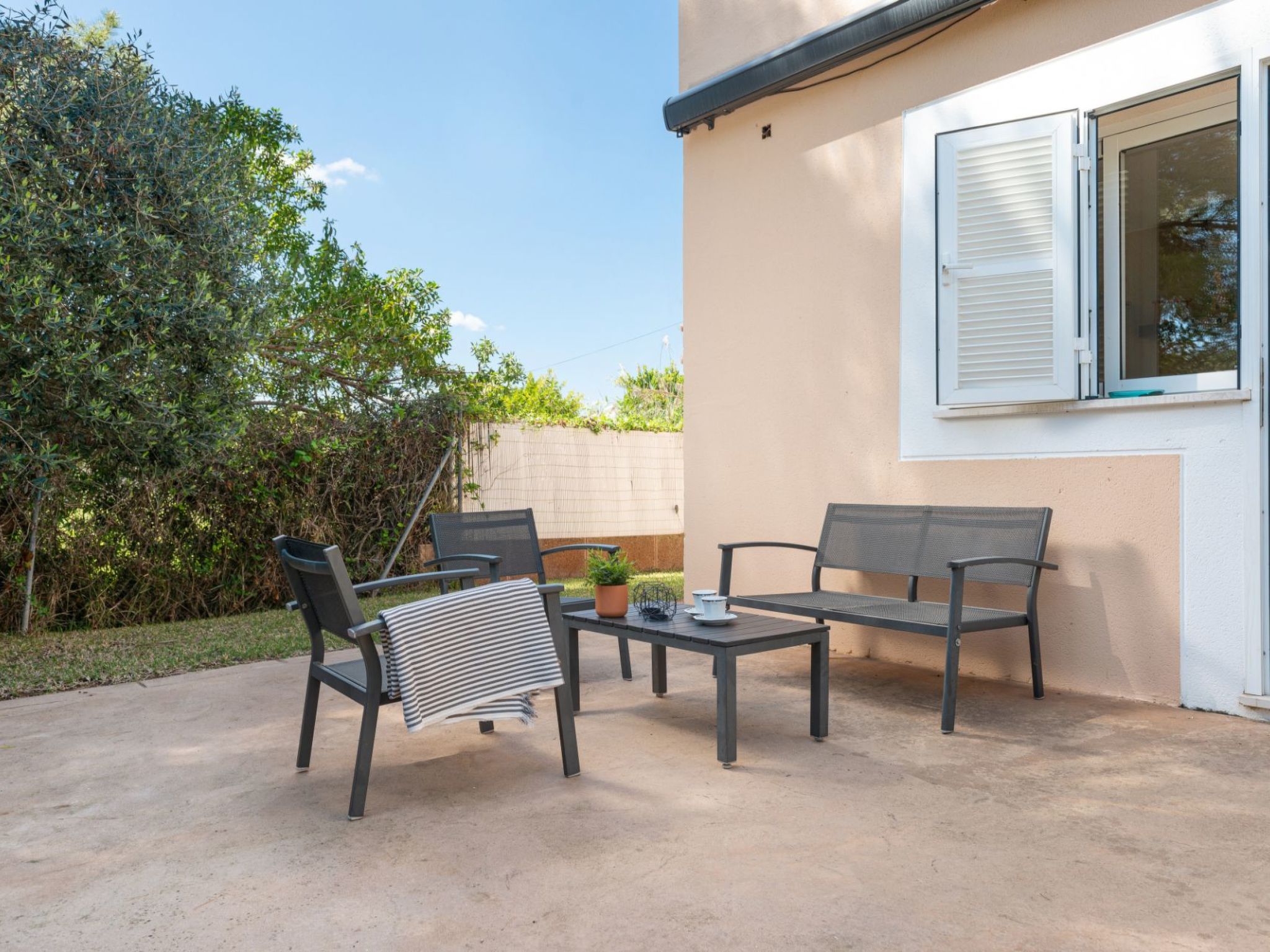 Haus mit Garten und Seeblick in Port d'Alcúdia-Image-tags.info