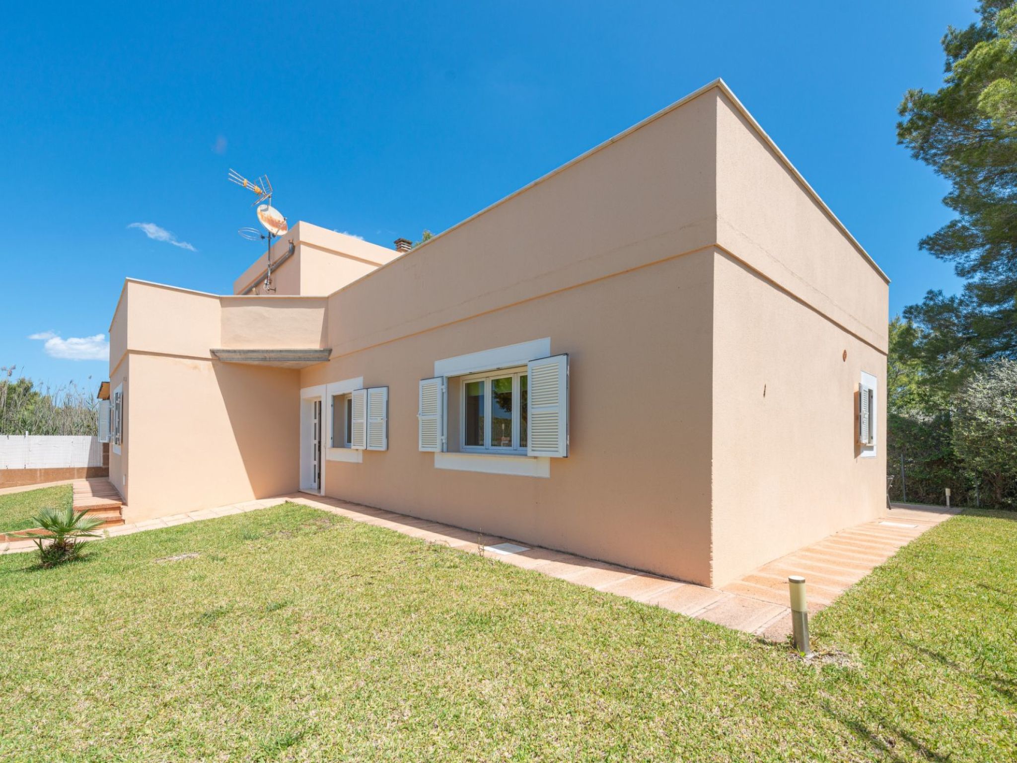 Haus mit Garten und Seeblick in Port d'Alcúdia-Image-tags.info