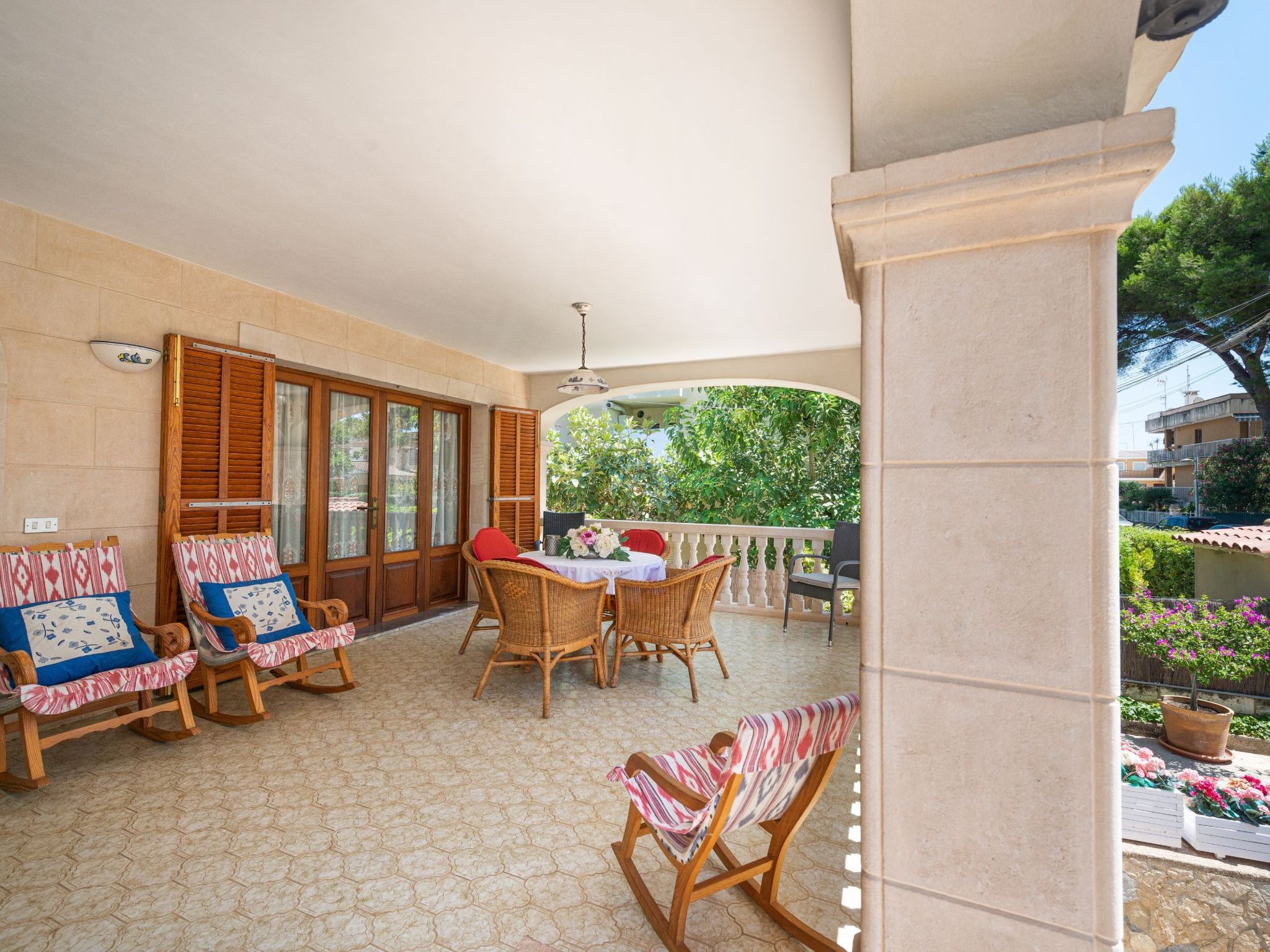 Stilvolle Villa mit Terrasse und Nähe zum Strand-Image-tags.info