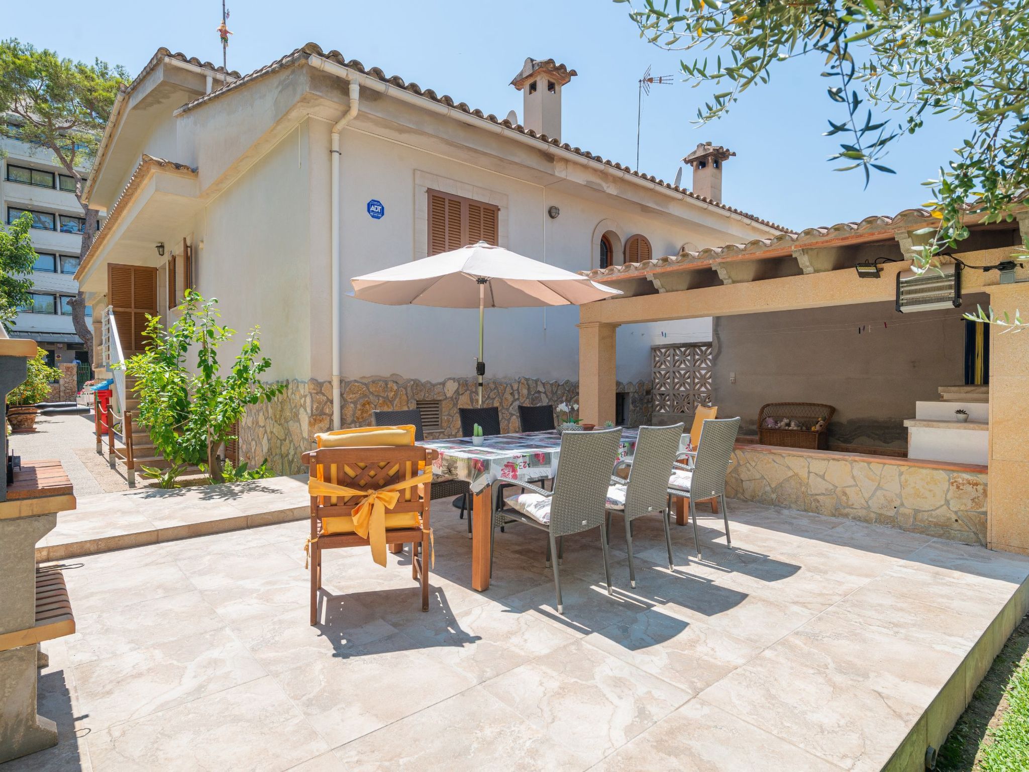 Stilvolle Villa mit Terrasse und Nähe zum Strand-Image-tags.info