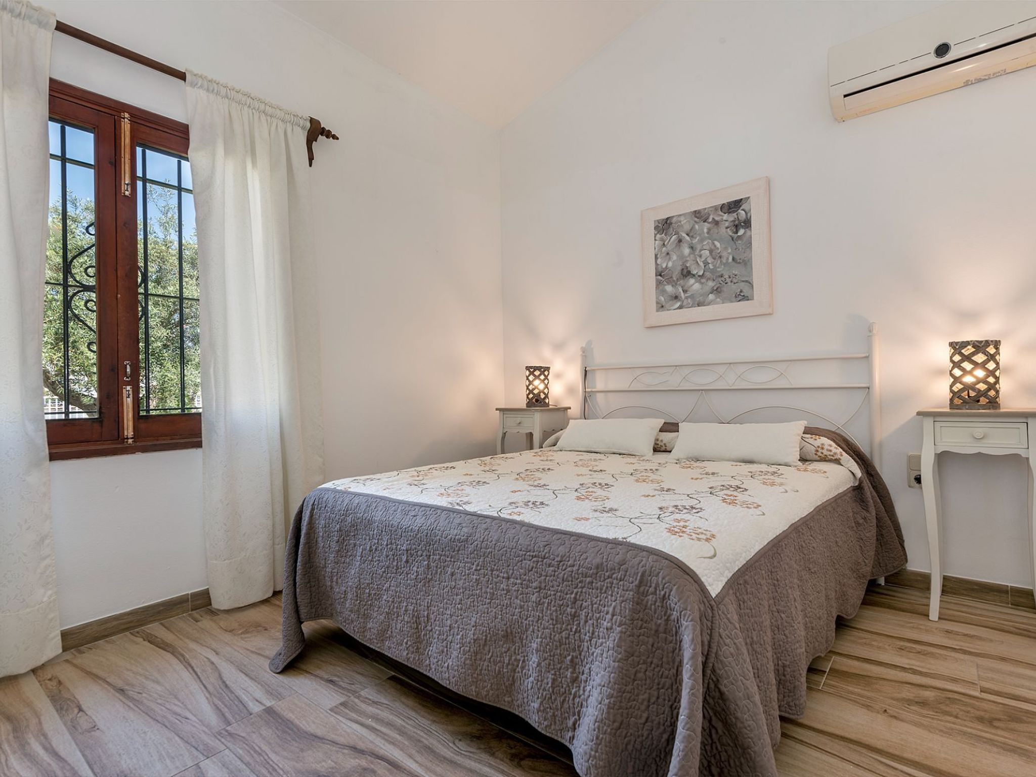 Serene Villa Rückzug mit Seeblick, Strand in der Nähe-Image-tags.info