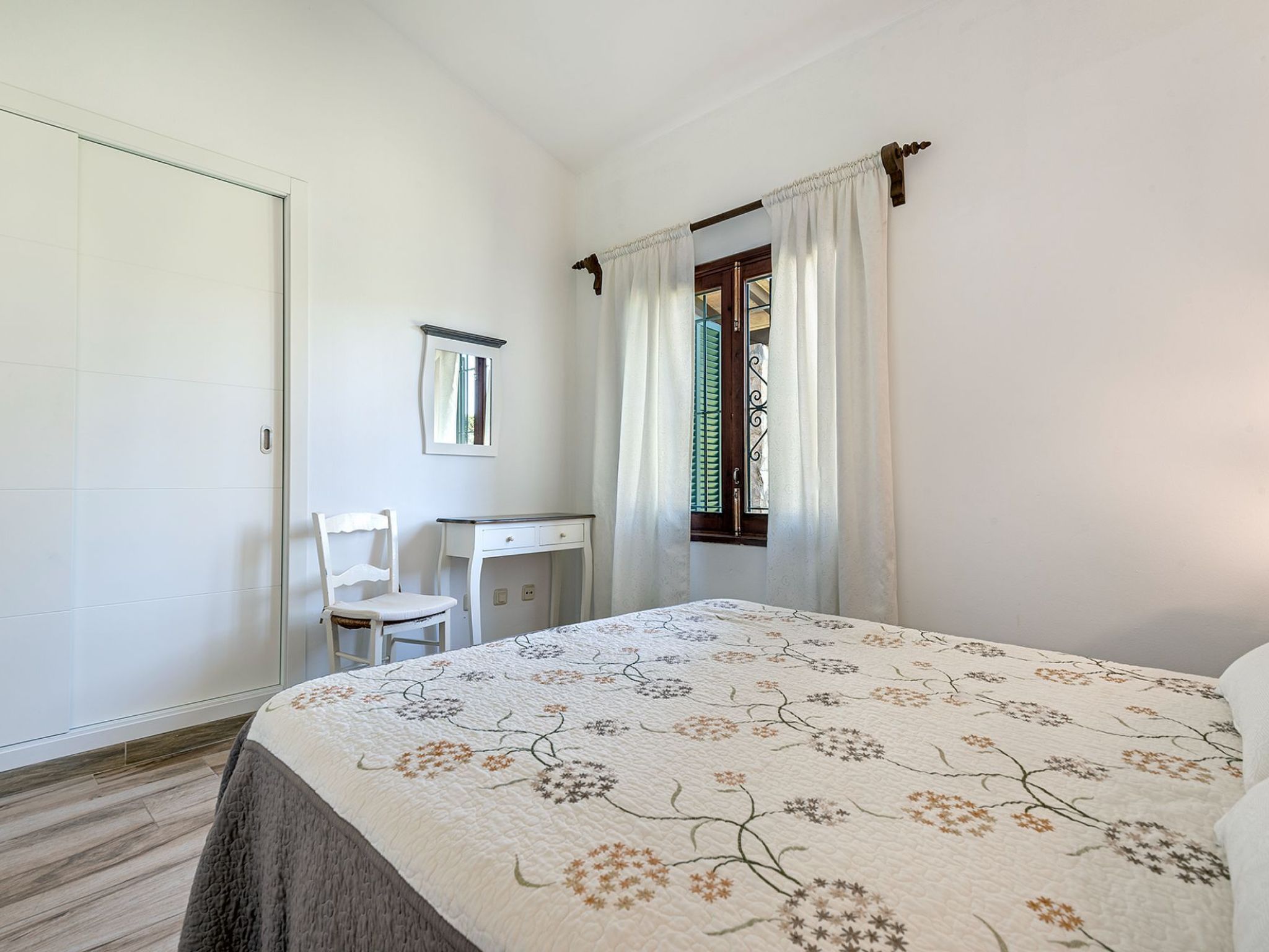 Serene Villa Rückzug mit Seeblick, Strand in der Nähe-Image-tags.info