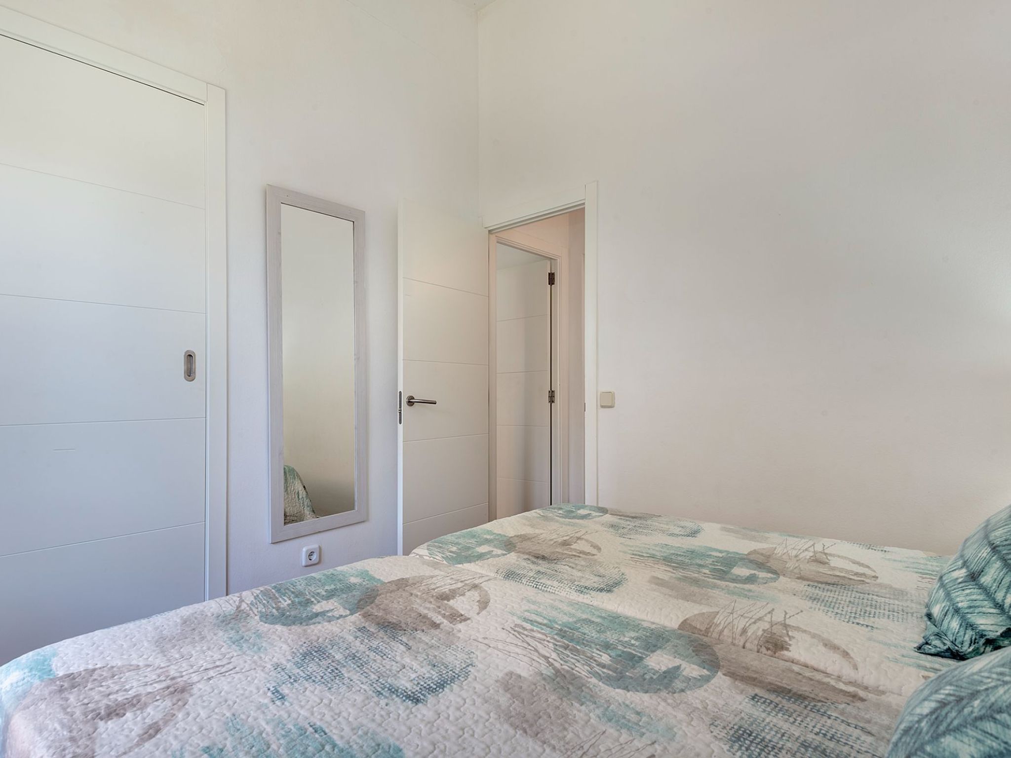 Serene Villa Rückzug mit Seeblick, Strand in der Nähe-Image-tags.info