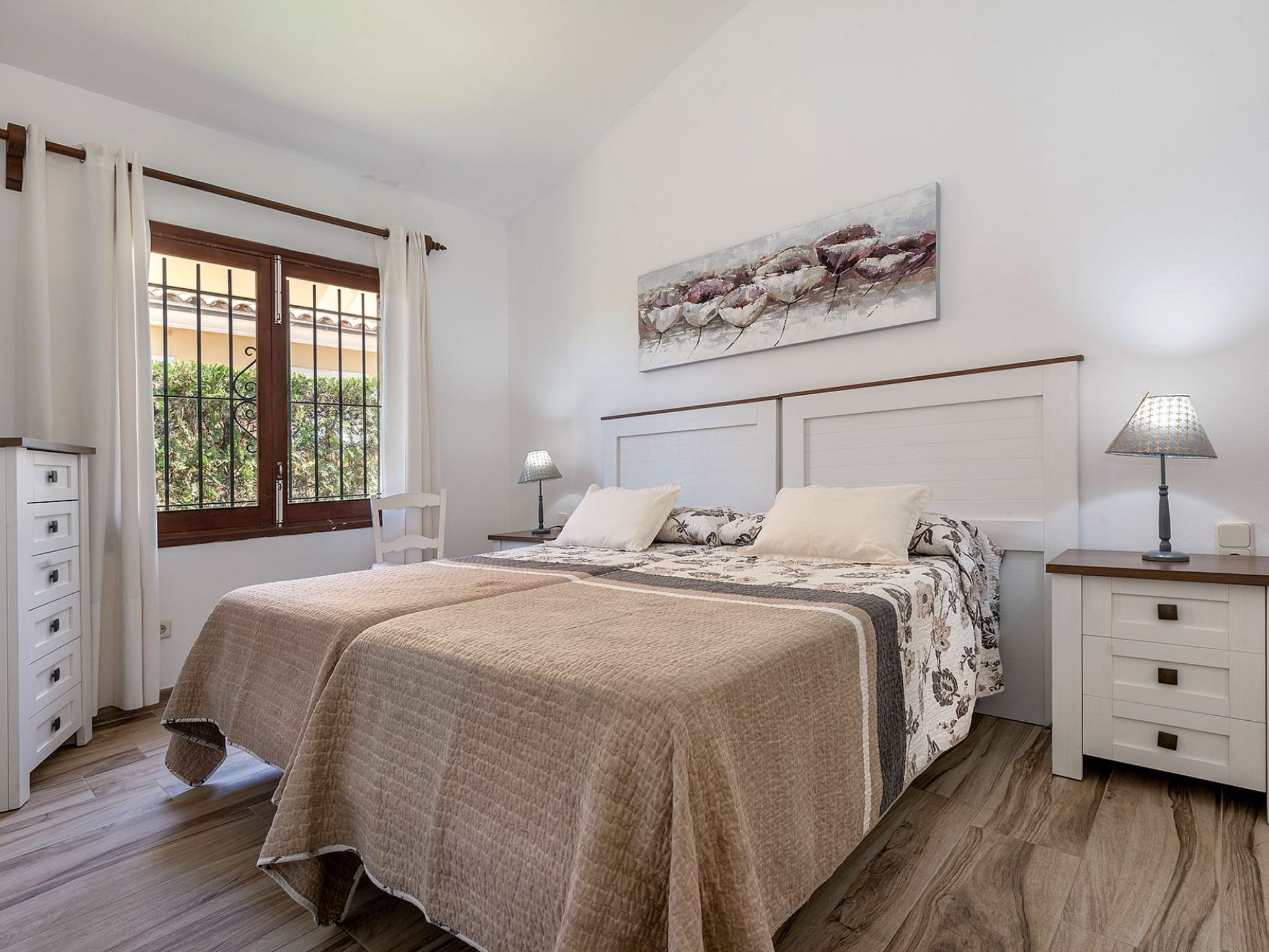 Serene Villa Rückzug mit Seeblick, Strand in der Nähe-Image-tags.info