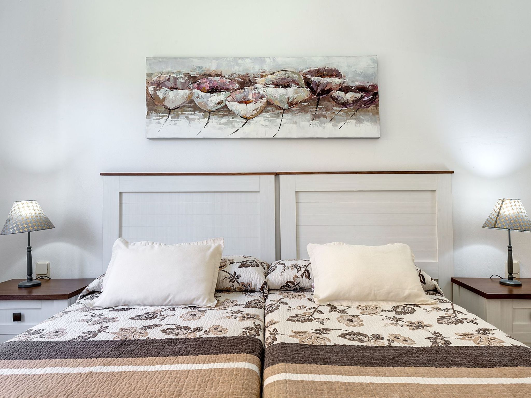 Serene Villa Rückzug mit Seeblick, Strand in der Nähe-Image-tags.info