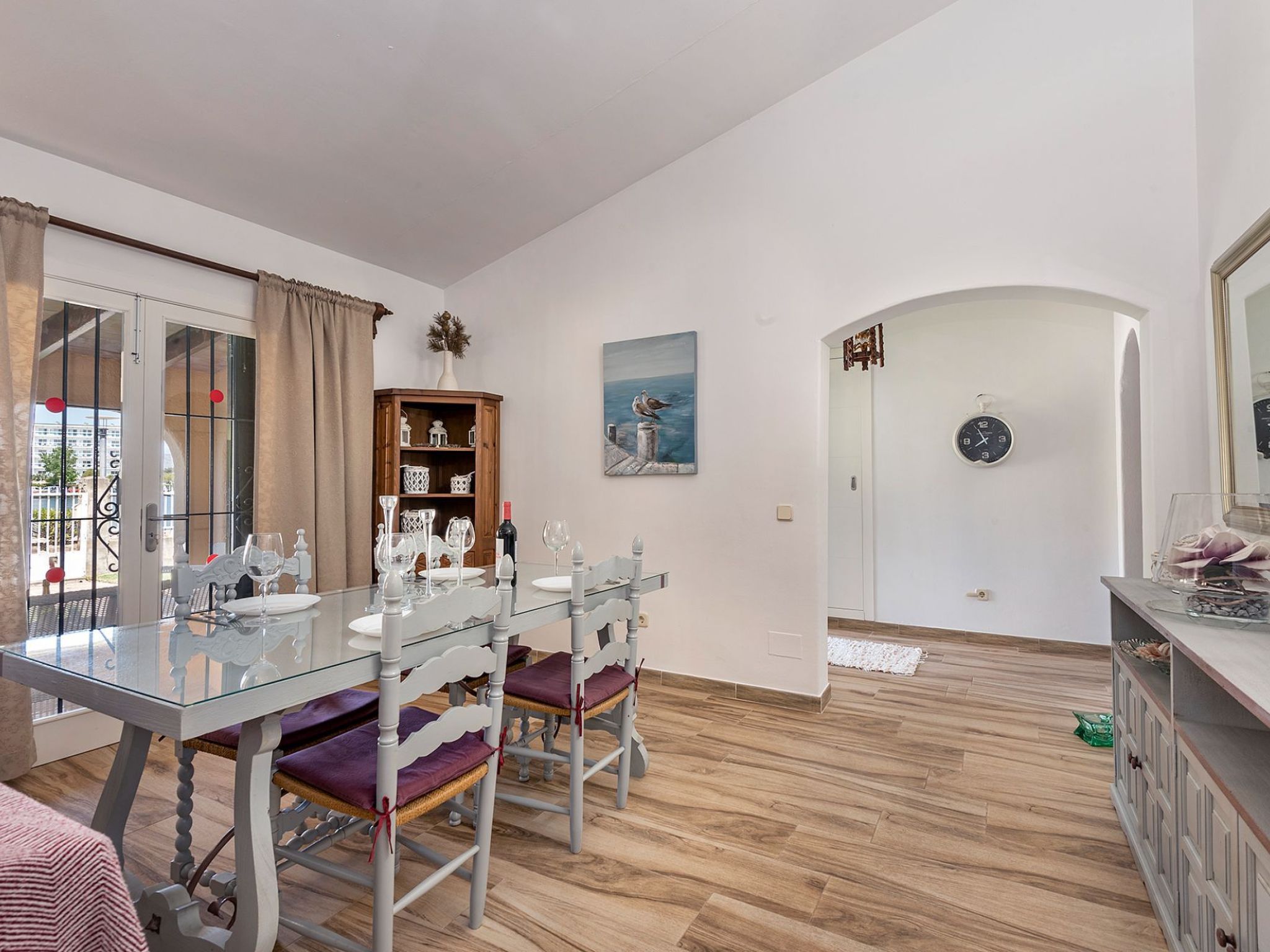 Serene Villa Rückzug mit Seeblick, Strand in der Nähe-Image-tags.info