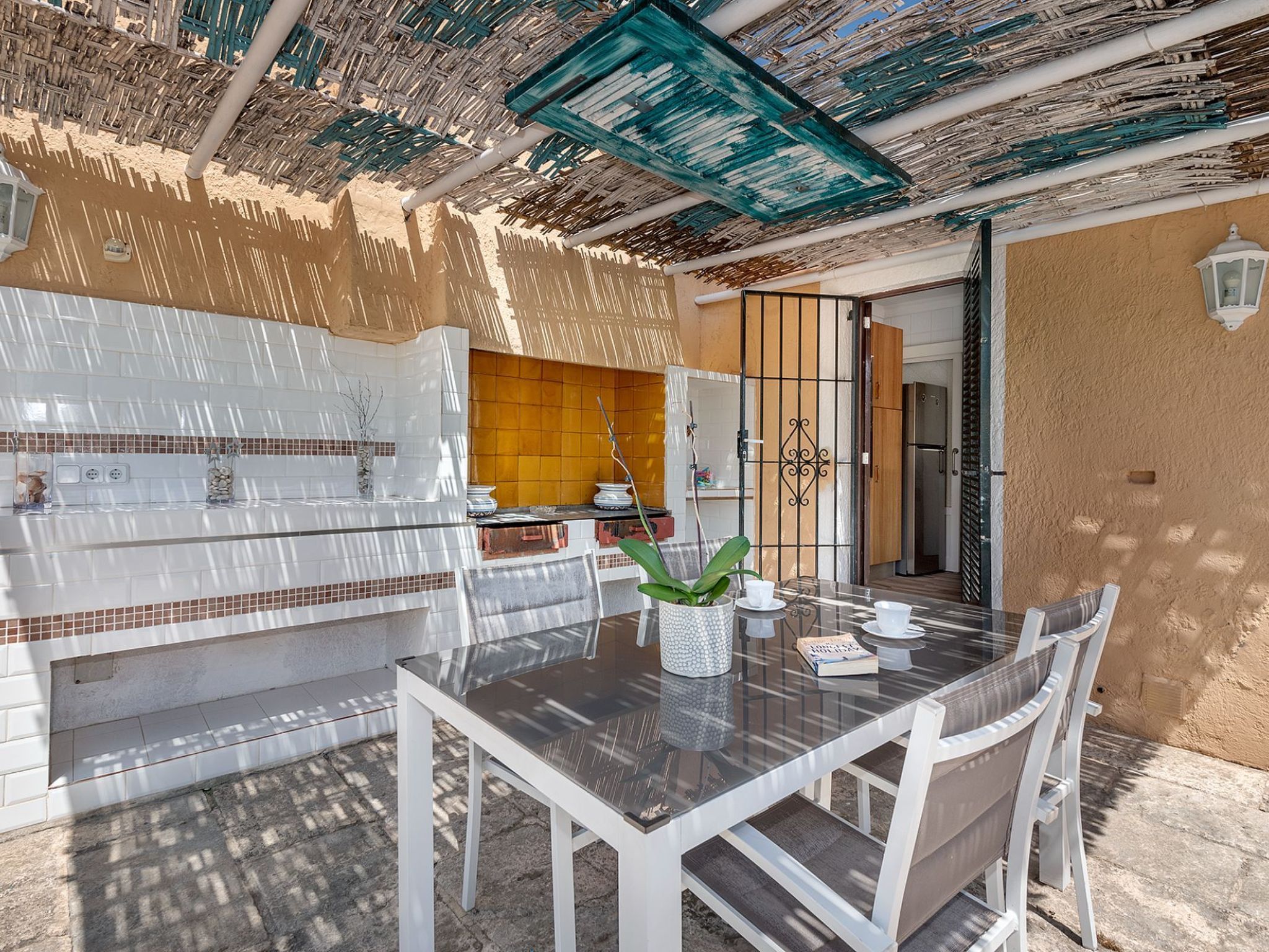 Serene Villa Rückzug mit Seeblick, Strand in der Nähe-Image-tags.info