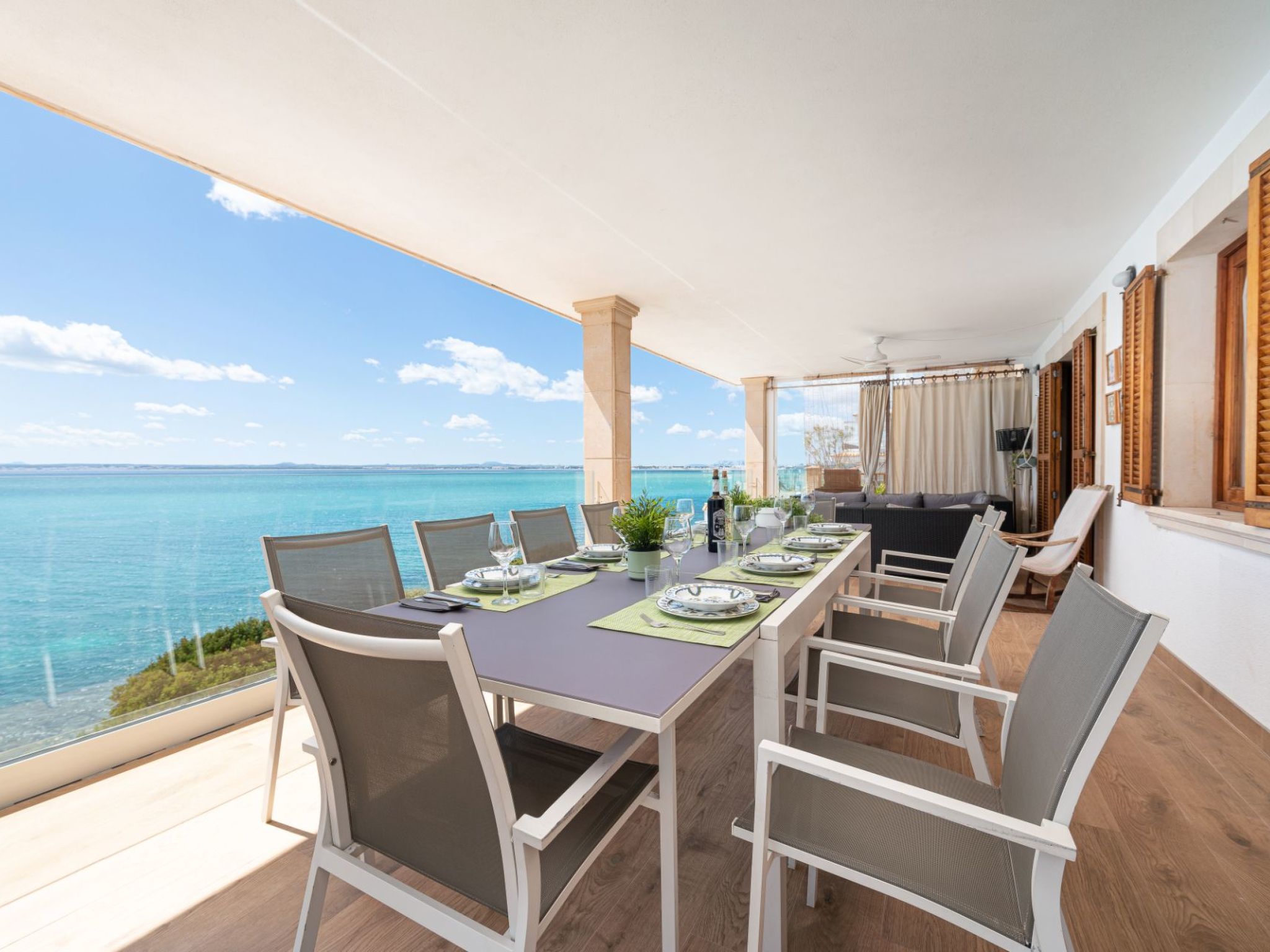 Verträumte Villa mit privatem Pool und Liegewiese-Image-tags.info