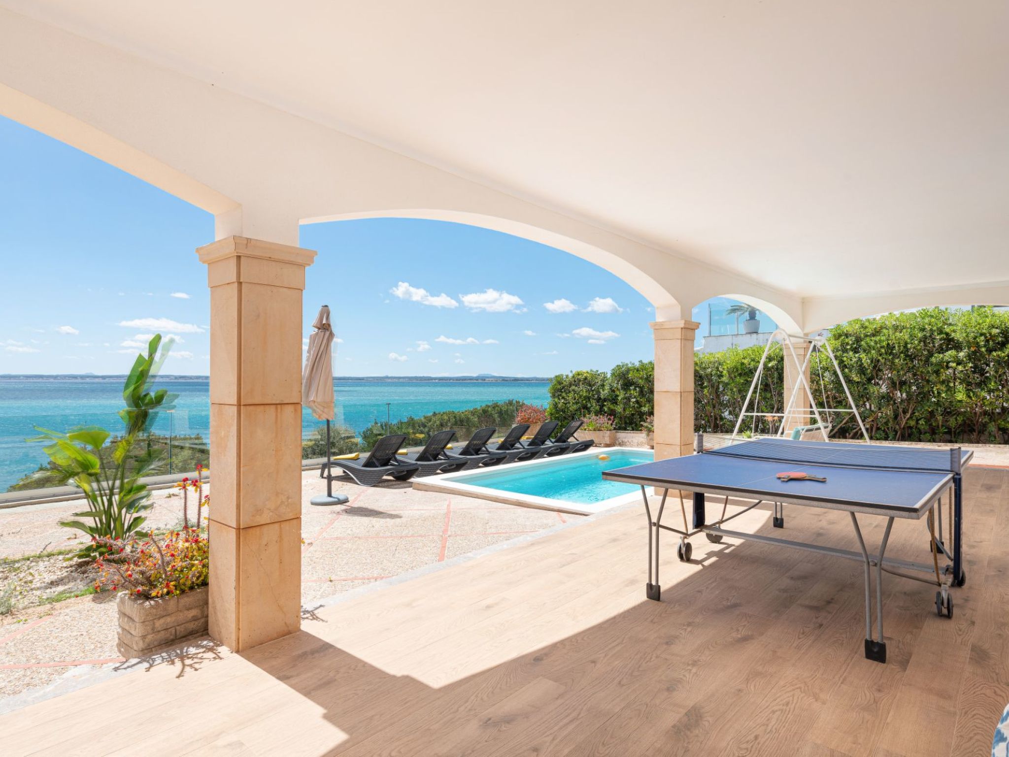 Verträumte Villa mit privatem Pool und Liegewiese-Image-tags.info