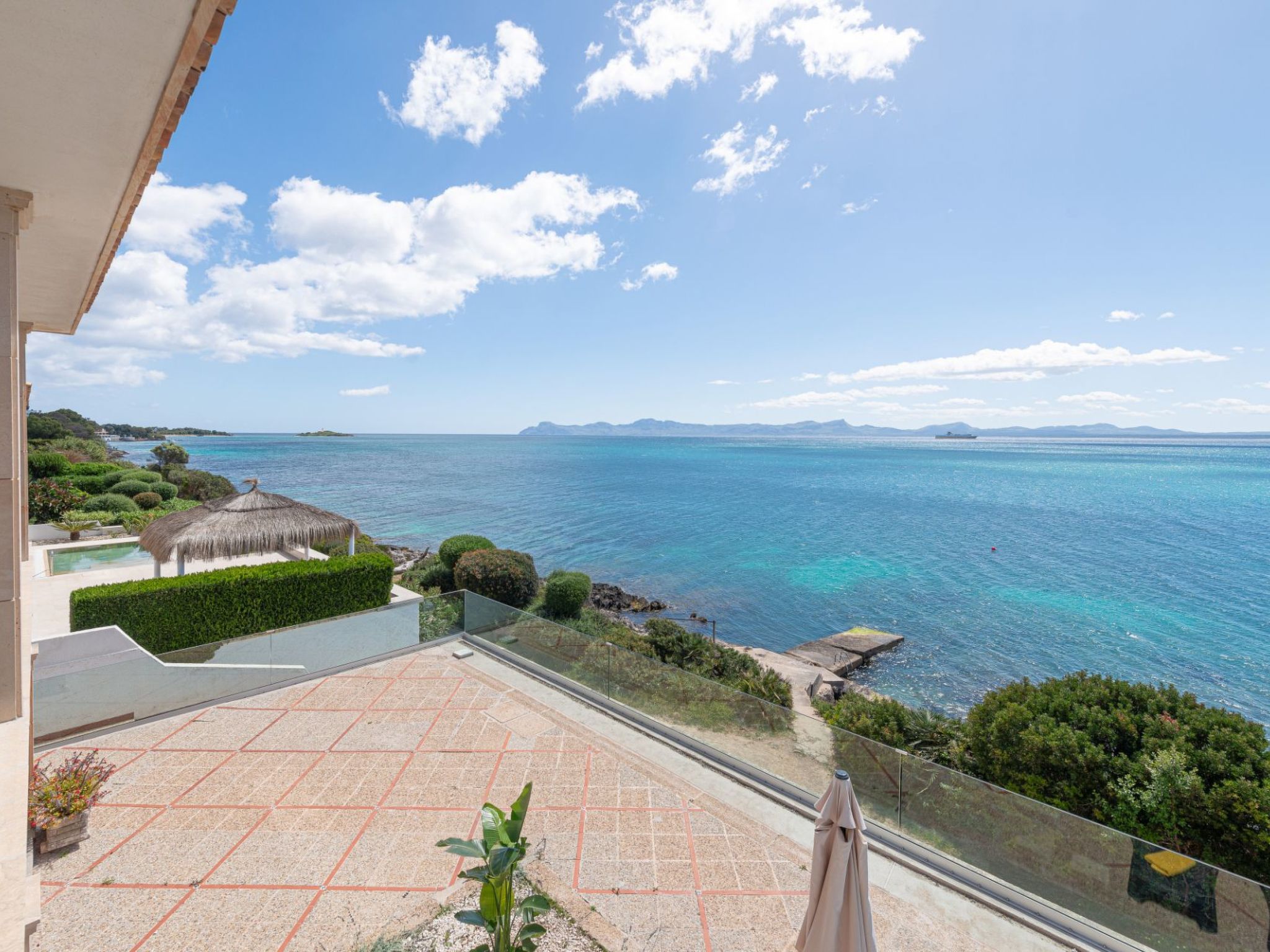 Verträumte Villa mit privatem Pool und Liegewiese-Image-tags.info