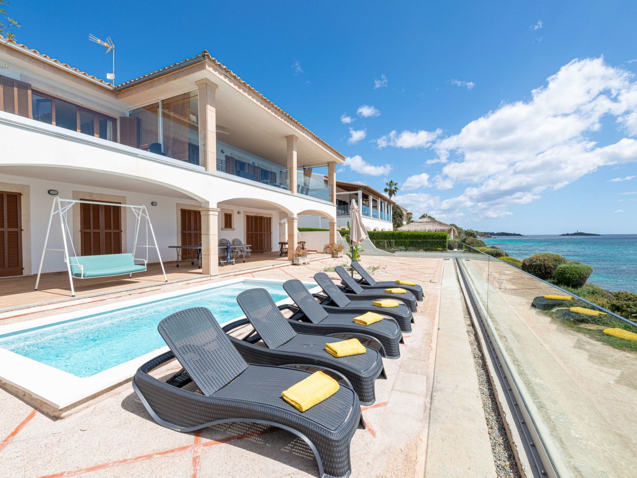 Verträumte Villa mit privatem Pool und Liegewiese-Image-tags.info