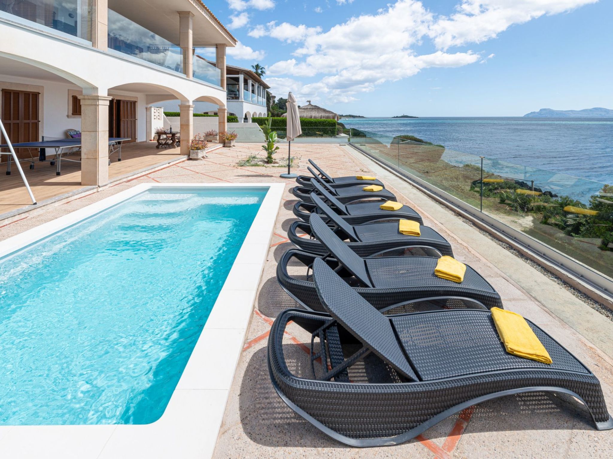 Verträumte Villa mit privatem Pool und Liegewiese-Image-tags.info