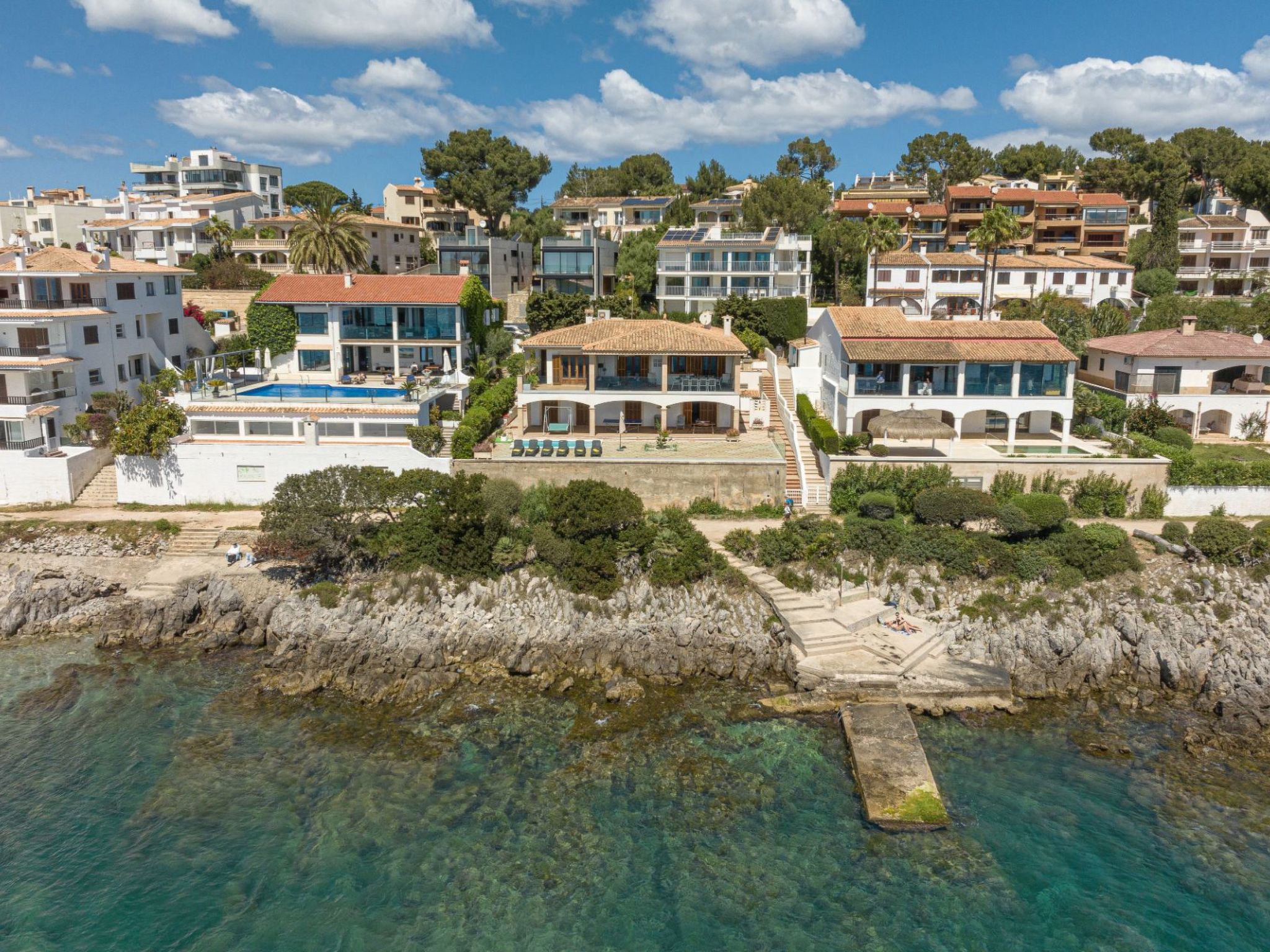 Verträumte Villa mit privatem Pool und Liegewiese-Image-tags.info