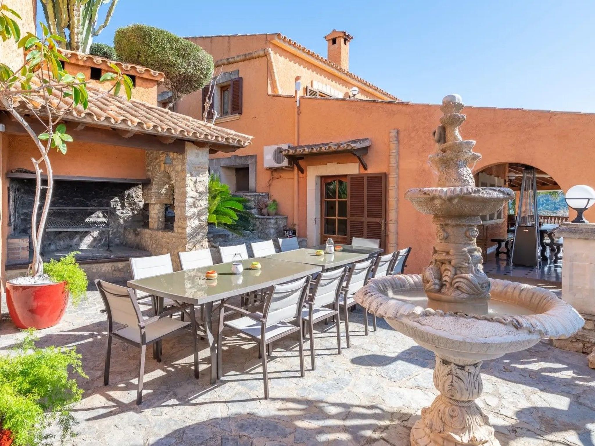 Villa 'Oscols d'Alt' mit eigenem Pool-Binnen