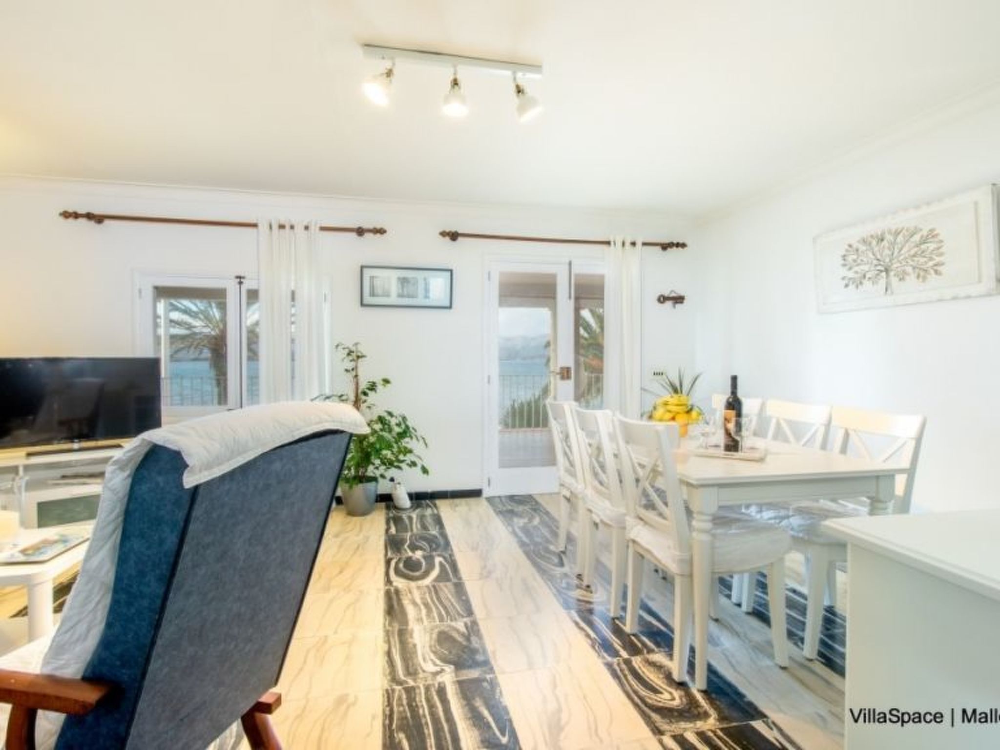 "Voramar Baix" mit Terrasse-Dedans