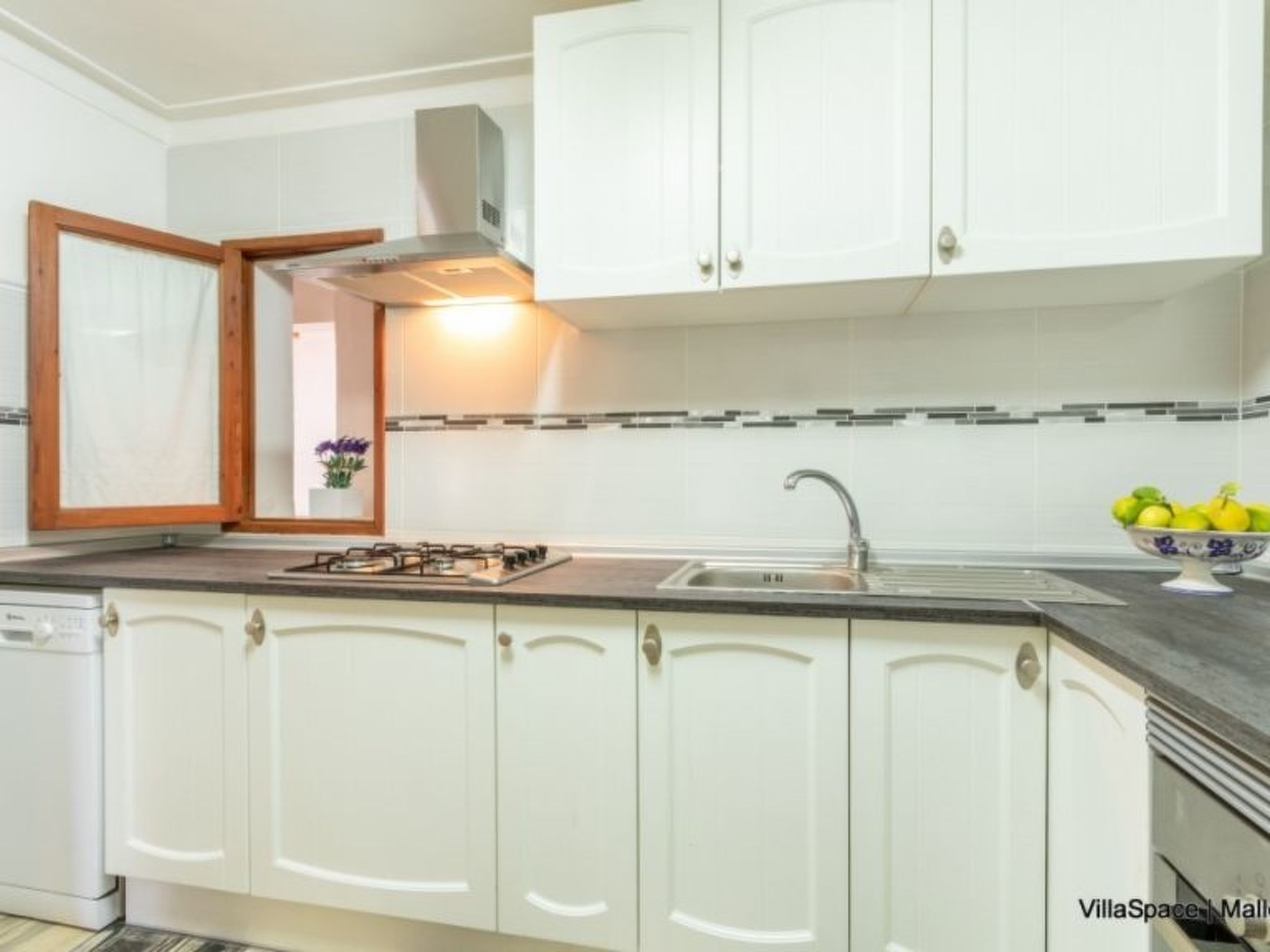 "Voramar Baix" mit Terrasse-Image-tags.info