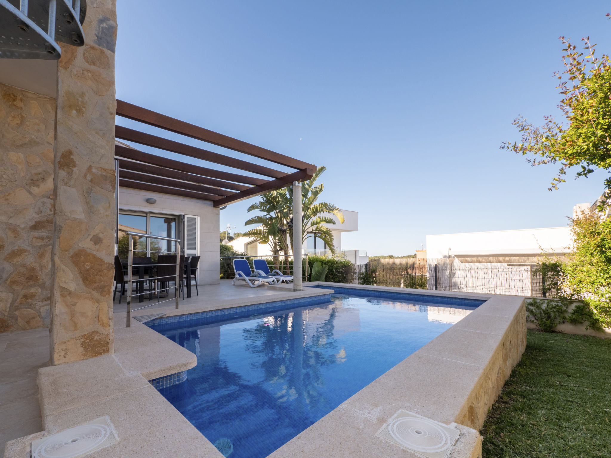 Photo of Moderne Villa mit Pool, Terrasse und traumhaften Meerblick
