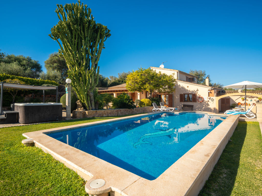 Ca Na Guerrera — House