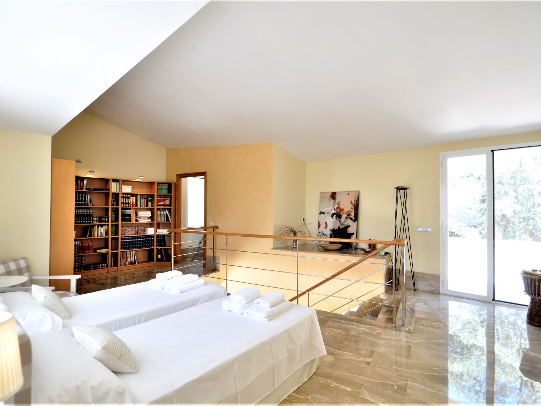 Villa con piscina y pista de tenis privada ideal para familias.  - WiFi Gratis - Inside