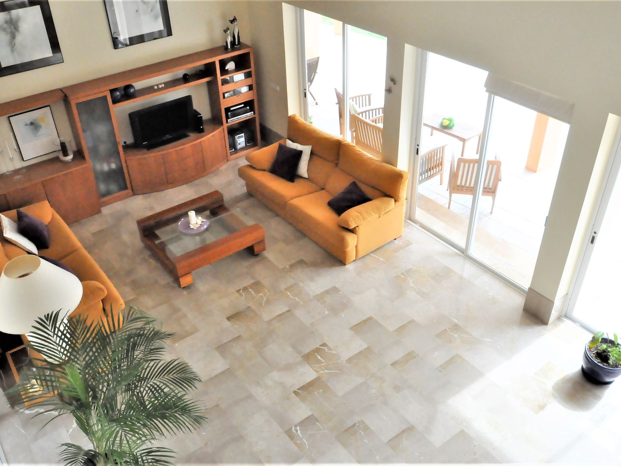 Villa con piscina y pista de tenis privada ideal para familias.  - WiFi Gratis - Inside