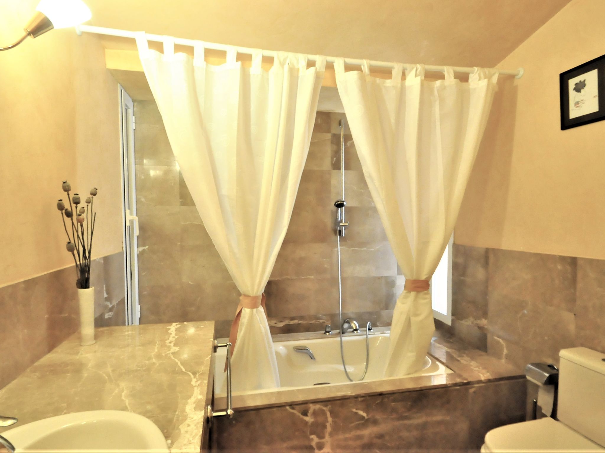 Villa con piscina y pista de tenis privada ideal para familias.  - WiFi Gratis - Inside