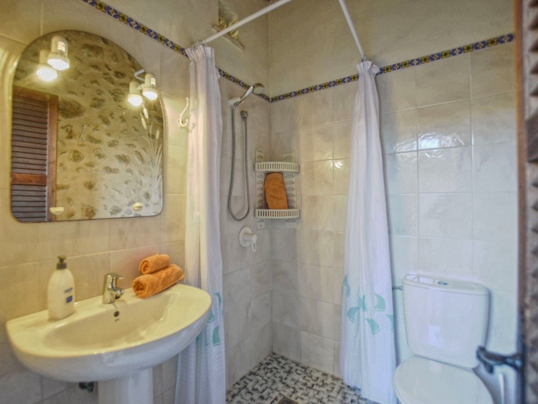 Charmantes Ferienhaus in Búger mit Privatem Pool