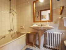 Vrijstaande villa met privézwembad op 13.000 m² grond in Búger, Mallorca - thumbnail 3
