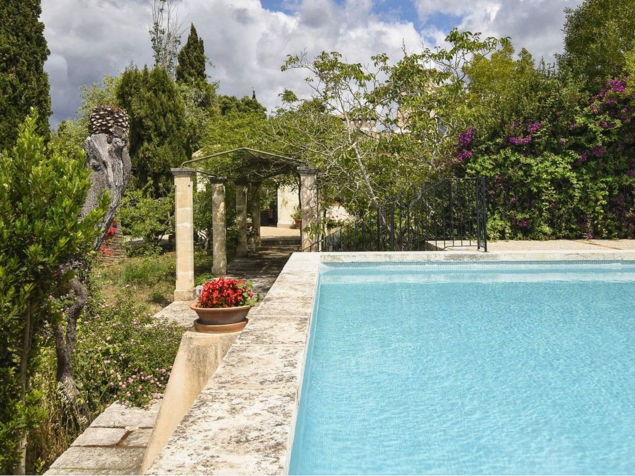 Ferienvilla mit privatem Pool - Buiten