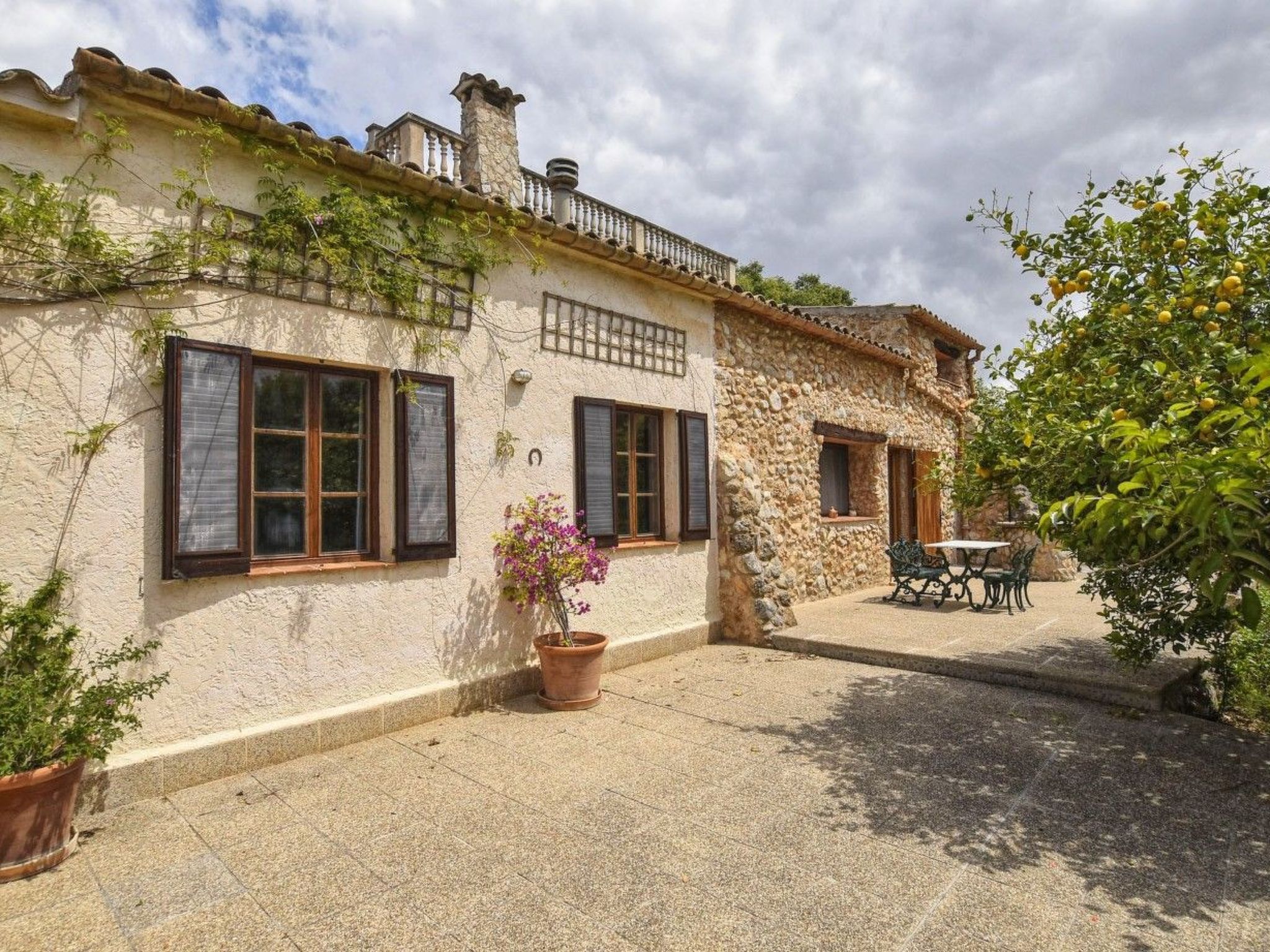 Ferienvilla mit privatem Pool - Buiten