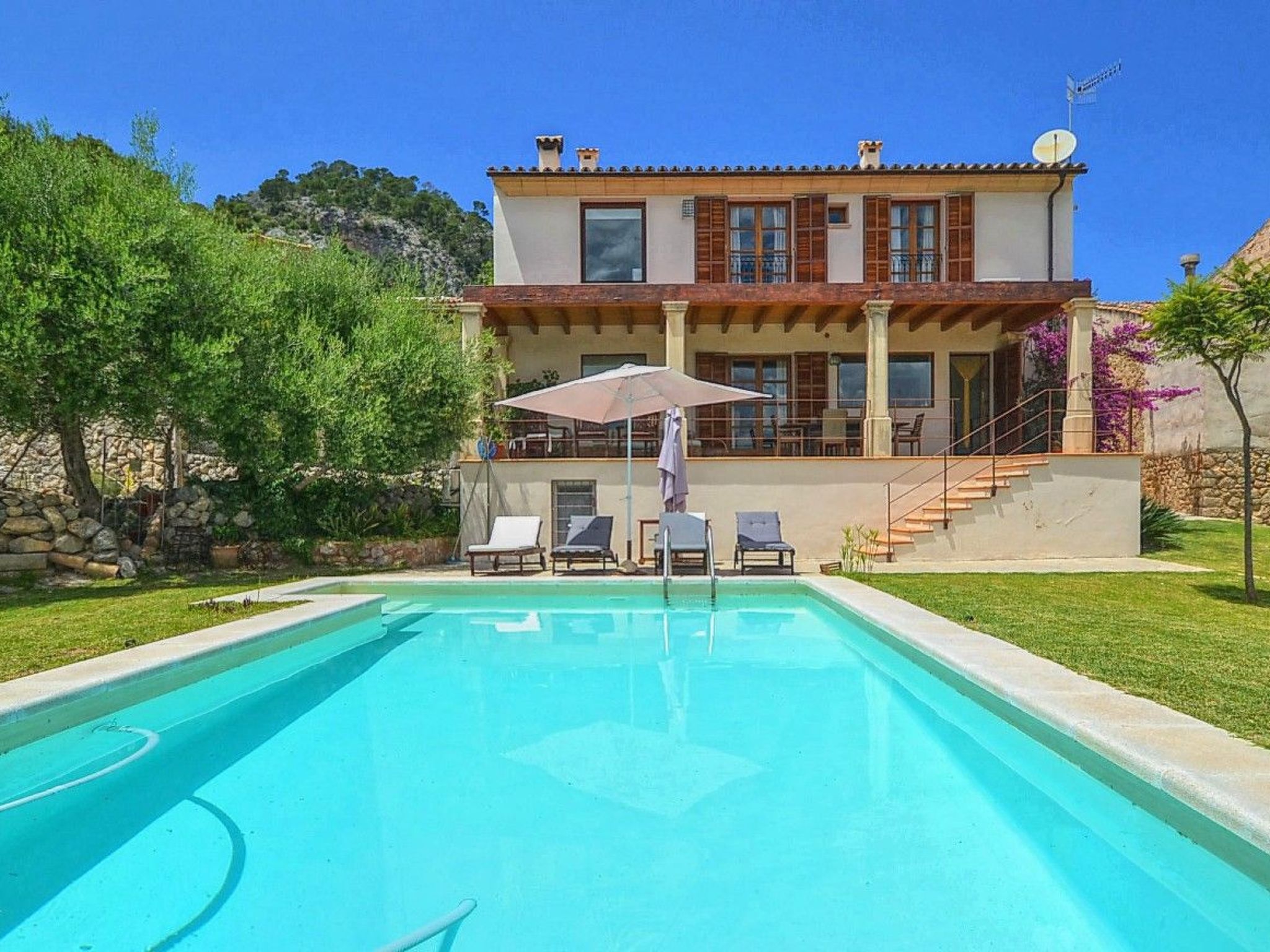 Chalet 'Sacoma' mit Garten, Grill und Terrasse