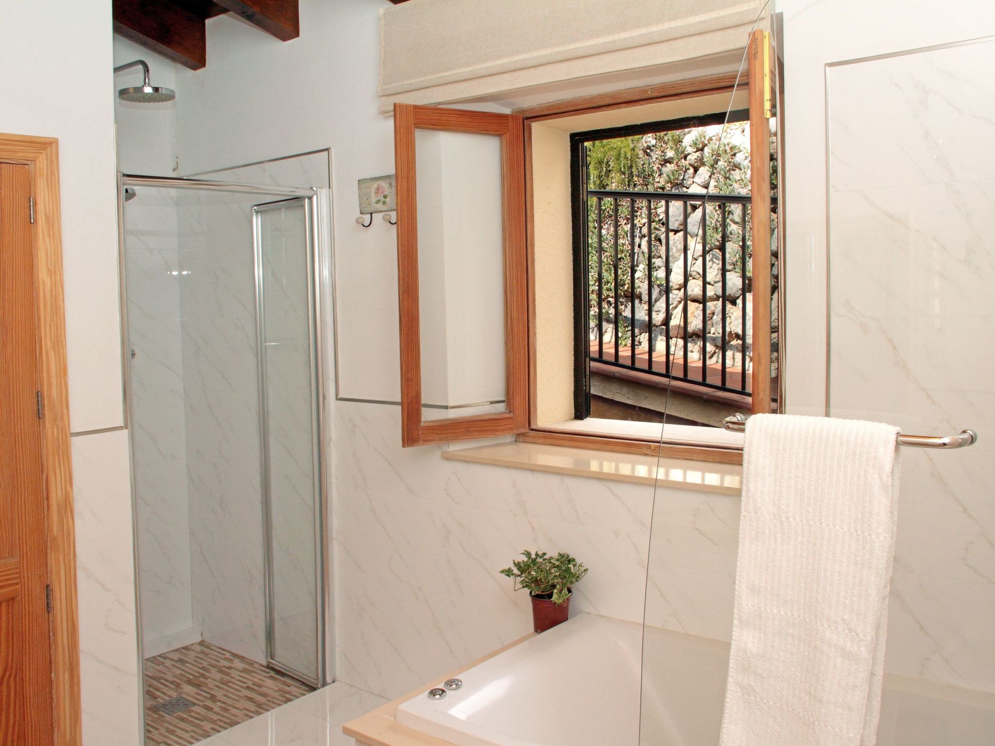 Casa Bella Mirada-Binnen