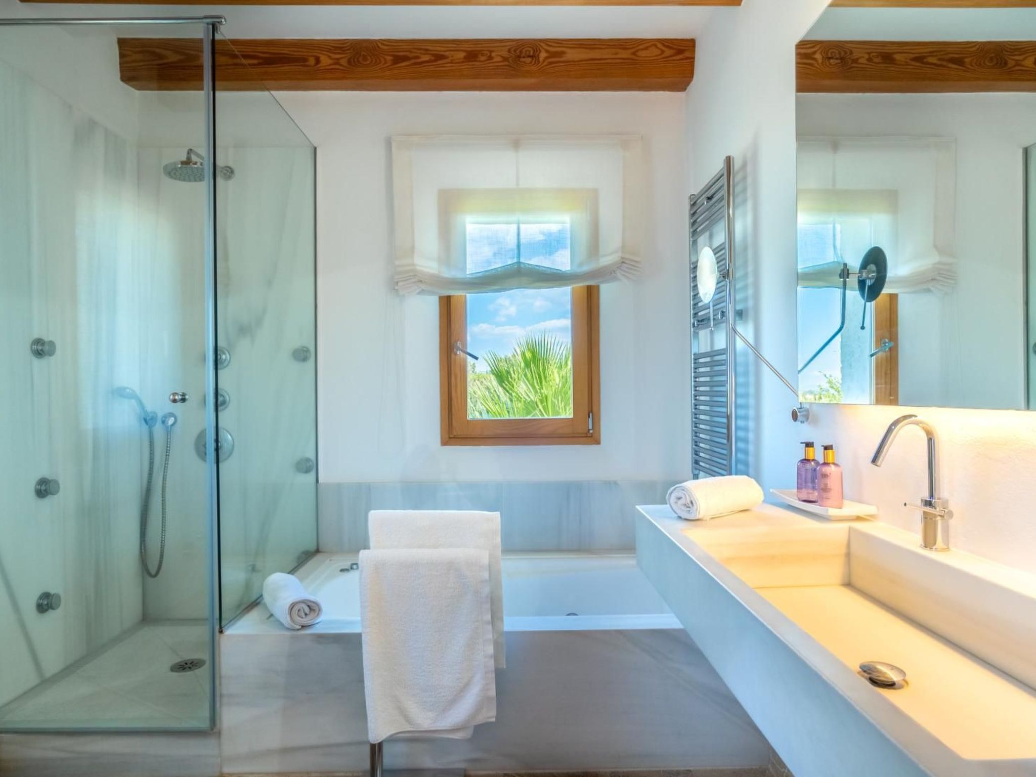Villa mit Jacuzzi - Image-tags.info