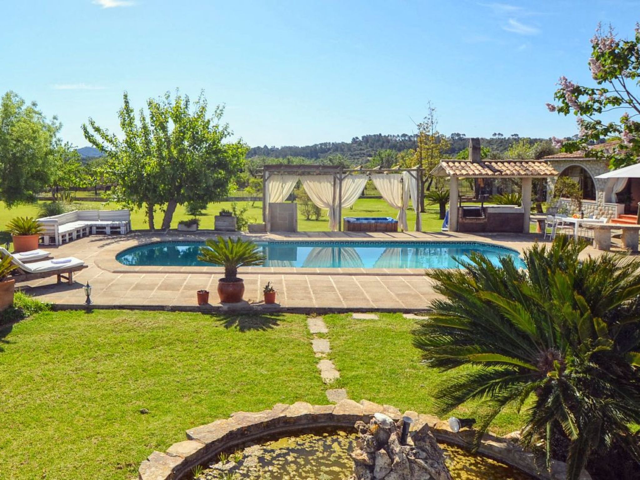 Gemütliches Landhaus mit Panoramablick, Pool und Whirlpool