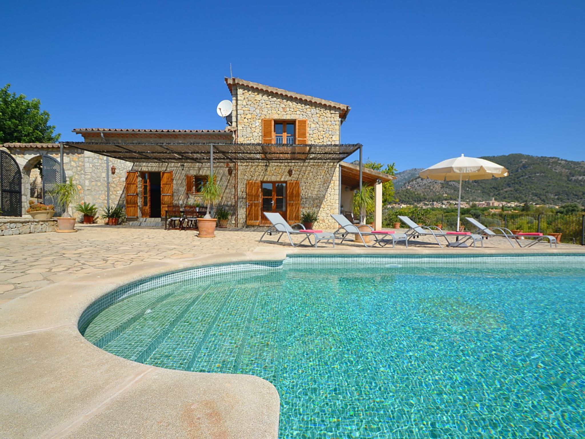 in Selva mit Gepflegtem Garten