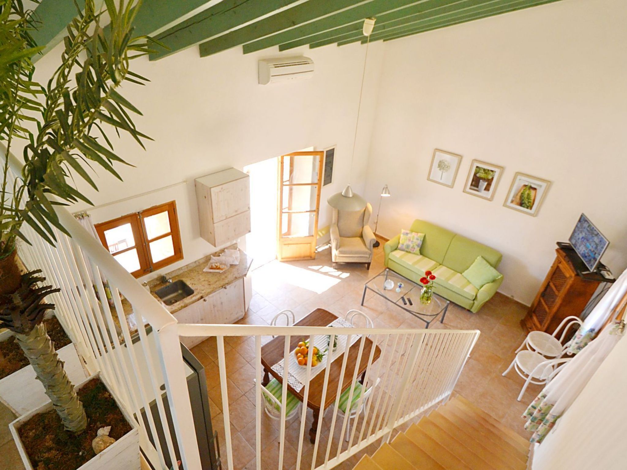 In Selva mit Gepflegtem Garten-Dedans