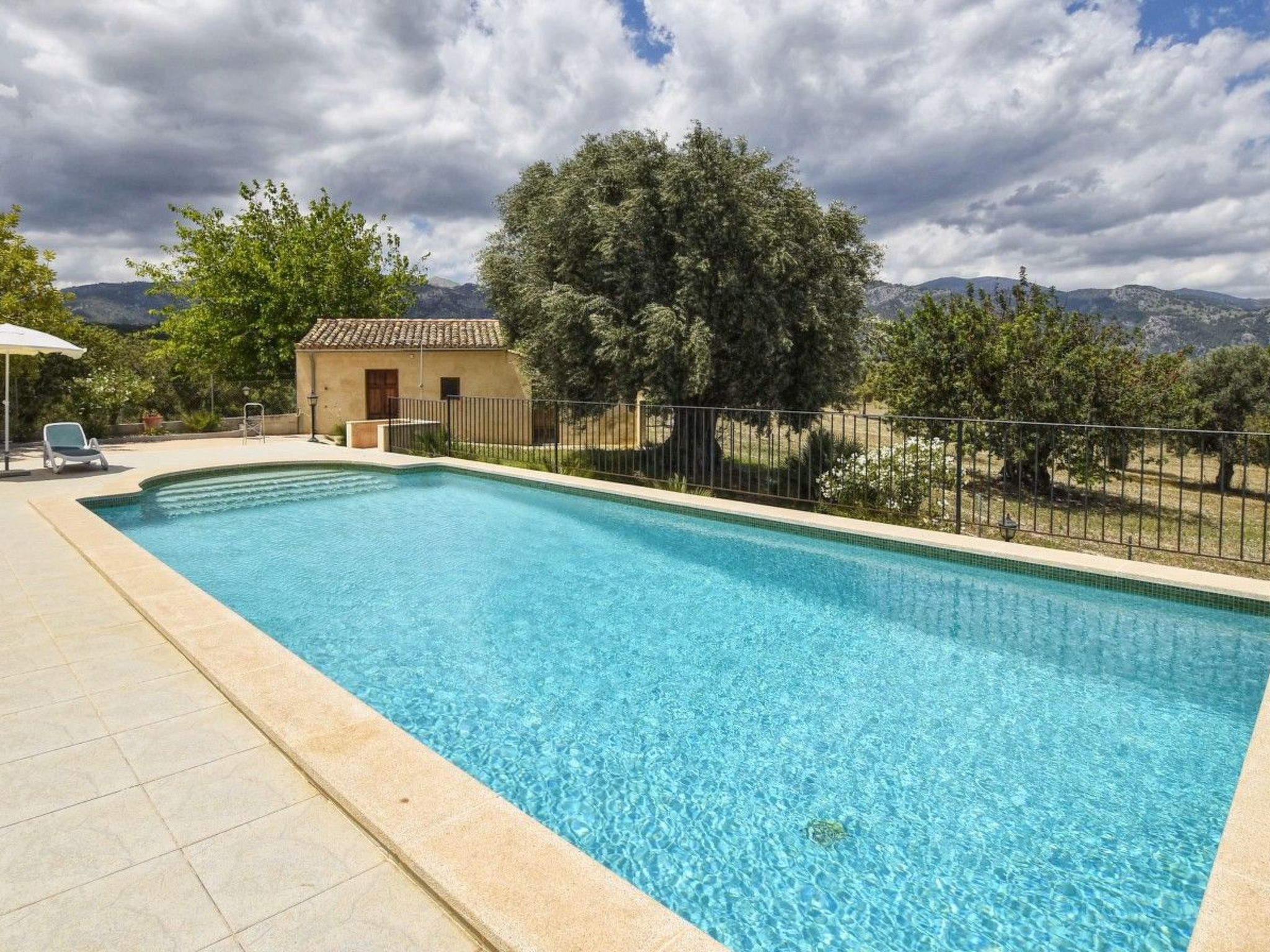 Ferienvilla mit Garten, Grill und Terrasse-Binnen