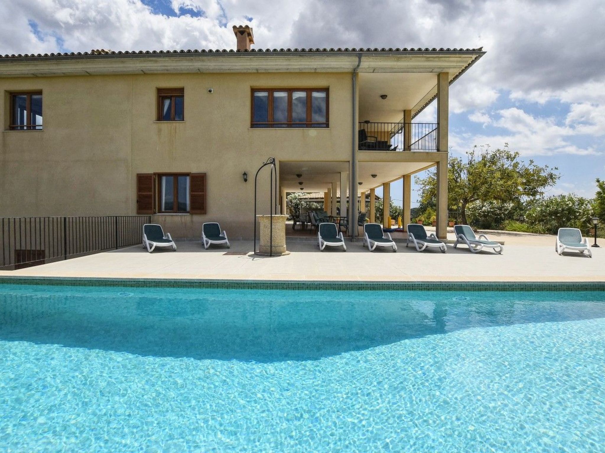 Ferienvilla mit Garten, Grill und Terrasse-Binnen