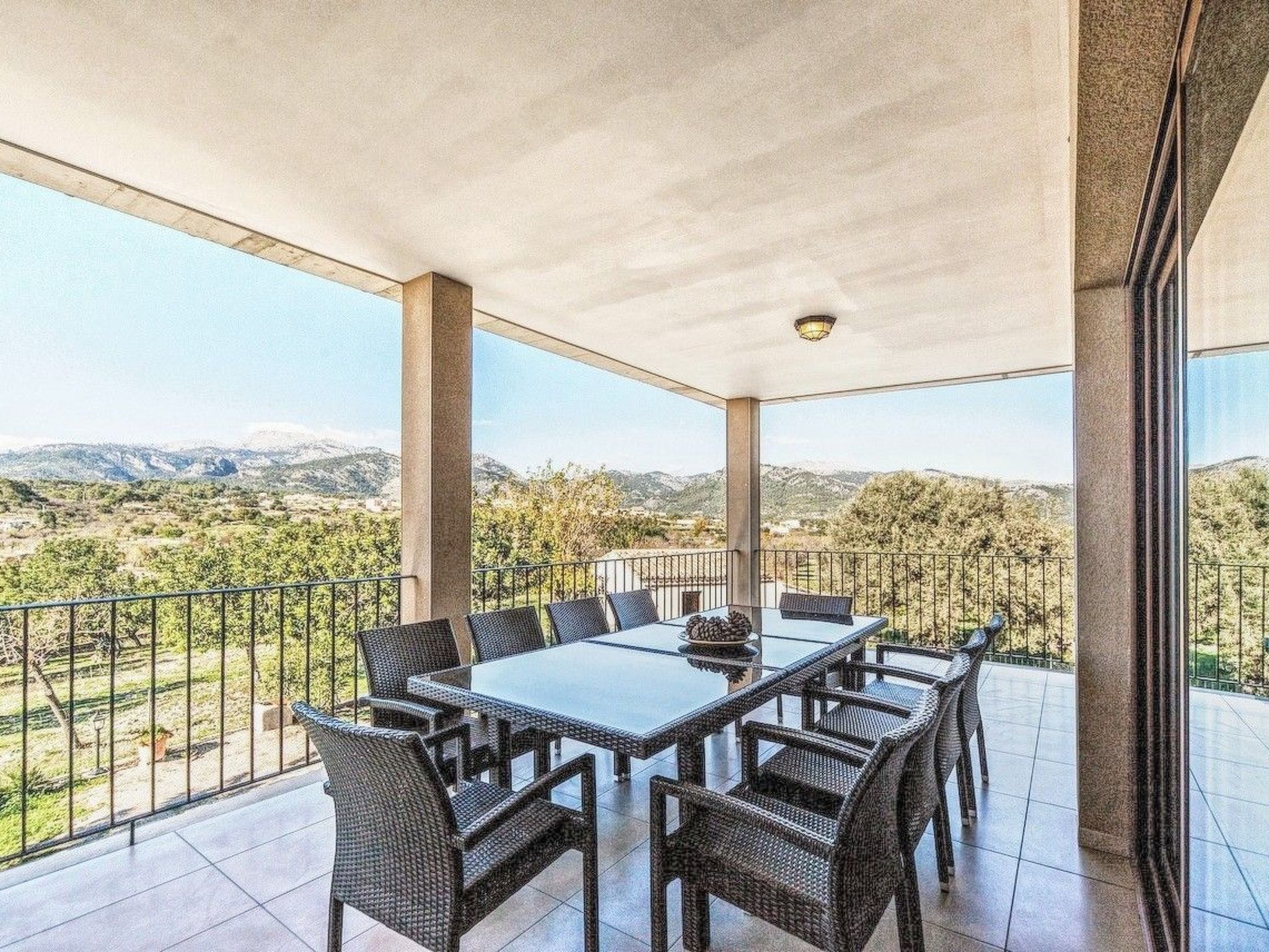 Ferienvilla mit Garten, Grill und Terrasse-Binnen