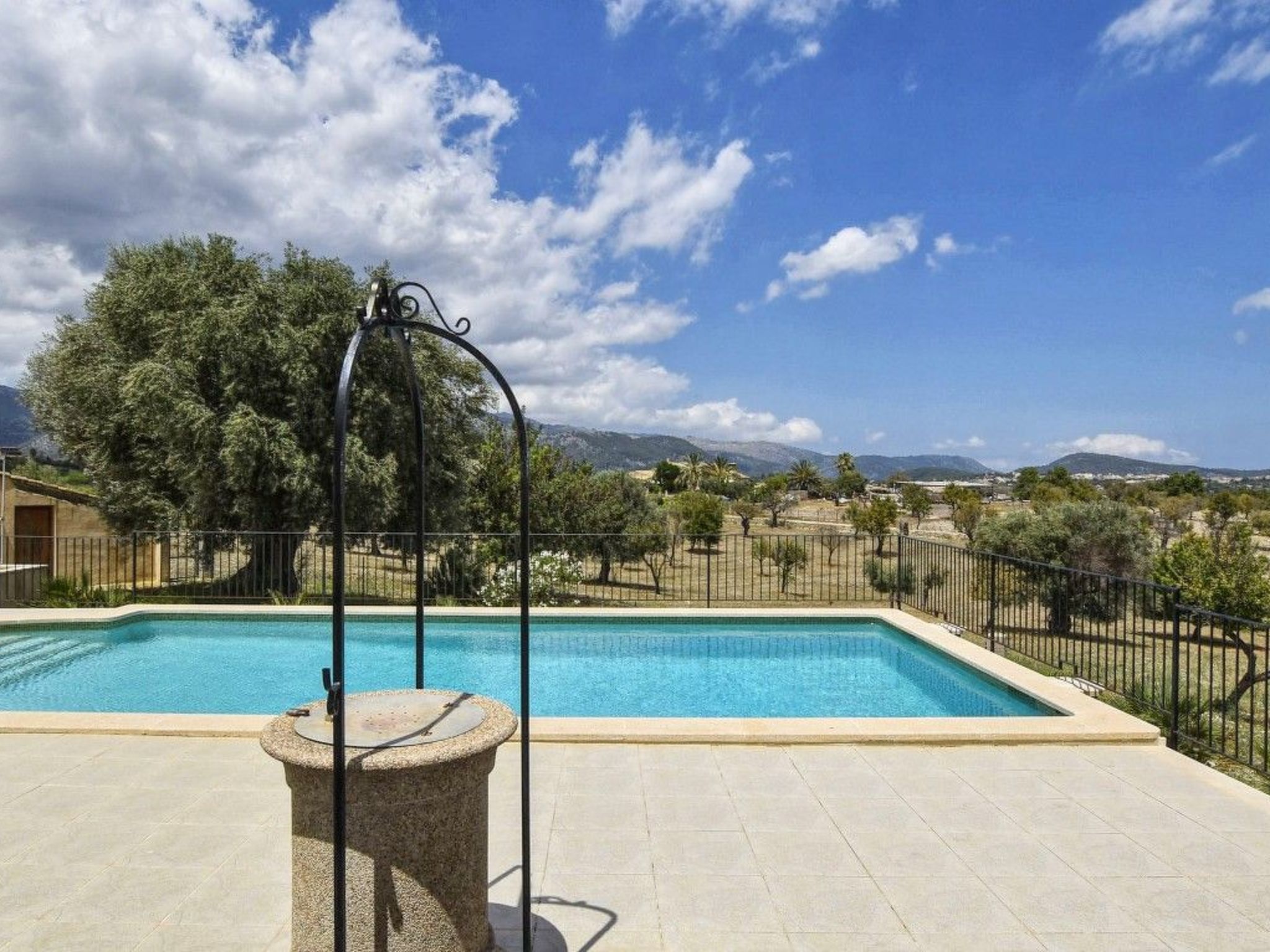 Ferienvilla mit Garten, Grill und Terrasse-Binnen