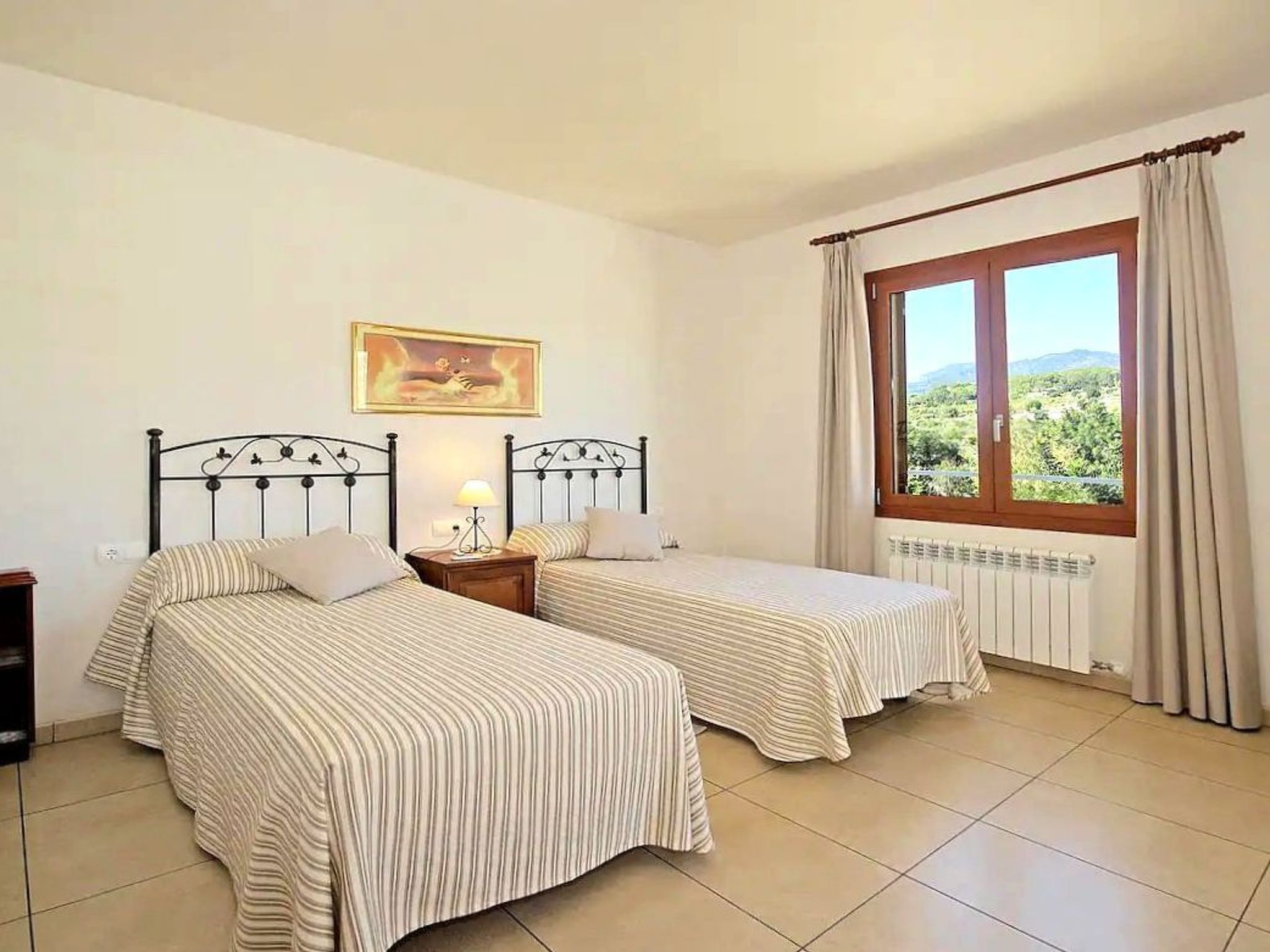 Ferienvilla mit Garten, Grill und Terrasse-Binnen