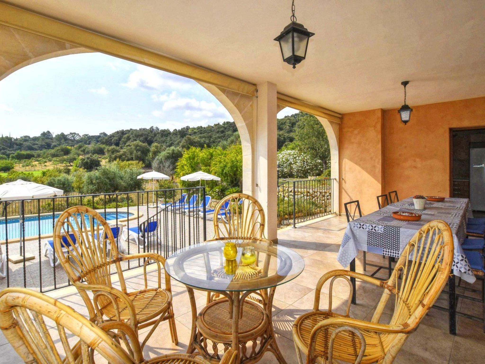 Photo of Schönes Landhaus mit Panoramablick auf die Berge