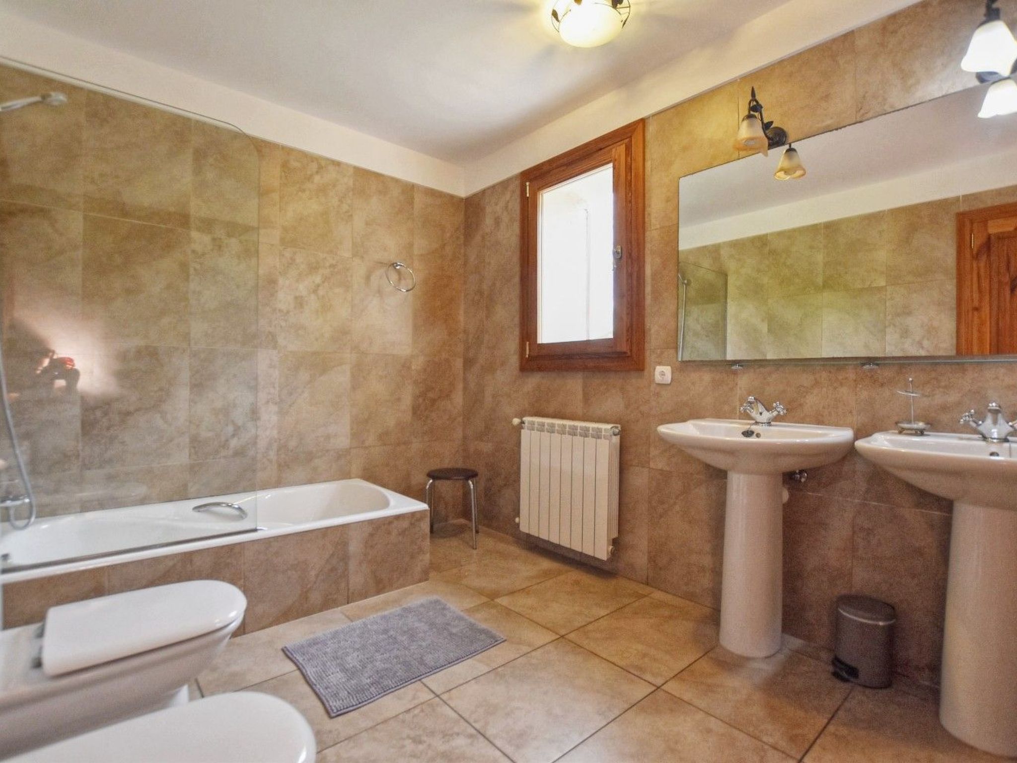 Photo of Schönes Landhaus mit Panoramablick auf die Berge