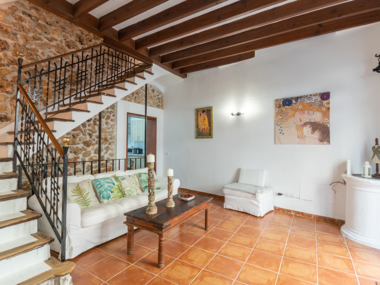 Search and Stay destination Sa Pobla, IB - Spain from AU$ 327. Robin